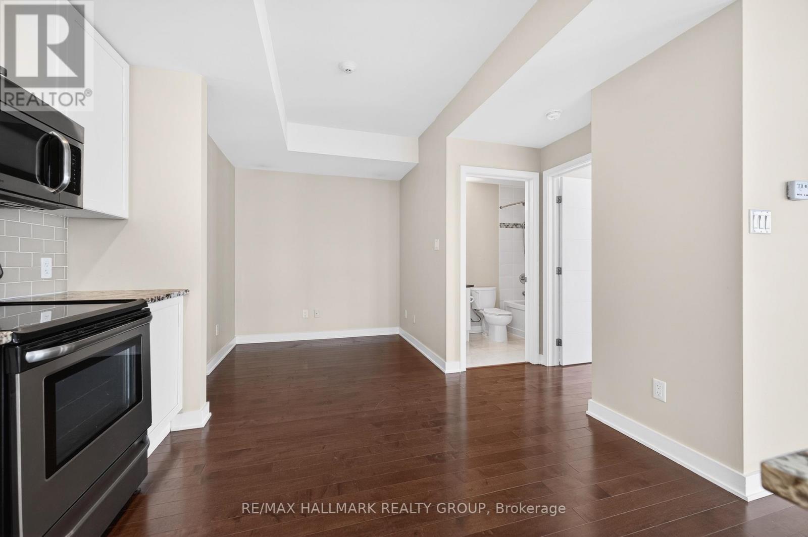 2104 - 179 Metcalfe Street