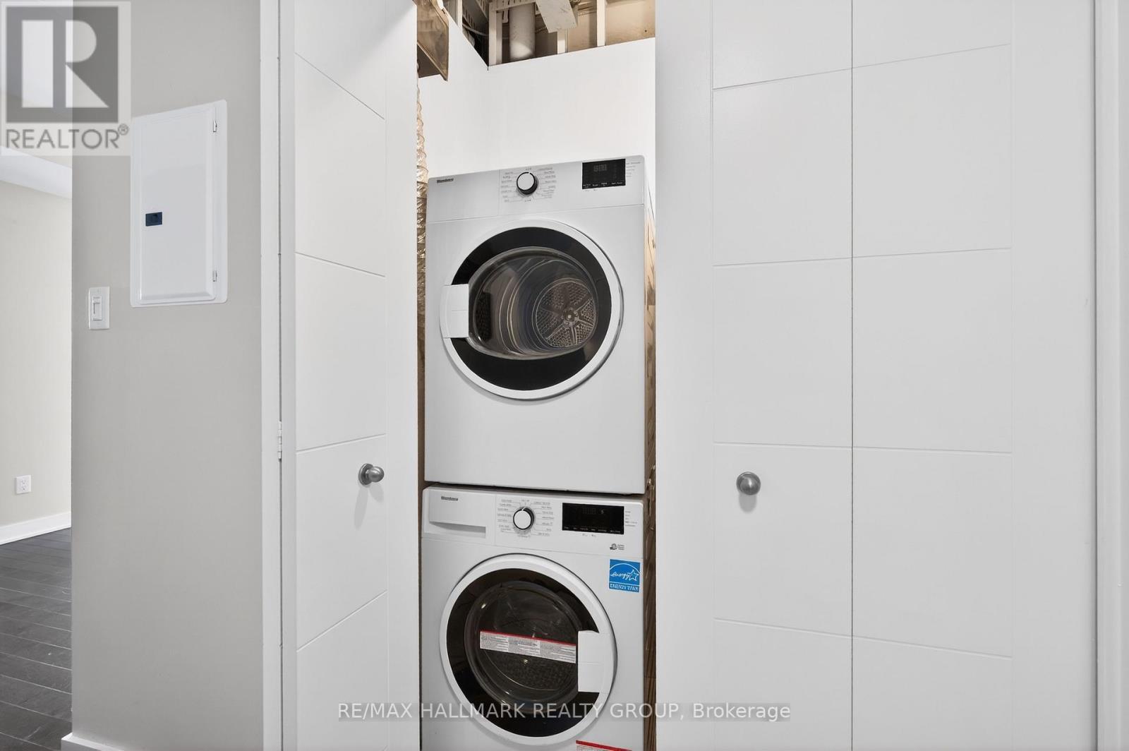 2104 - 179 Metcalfe Street