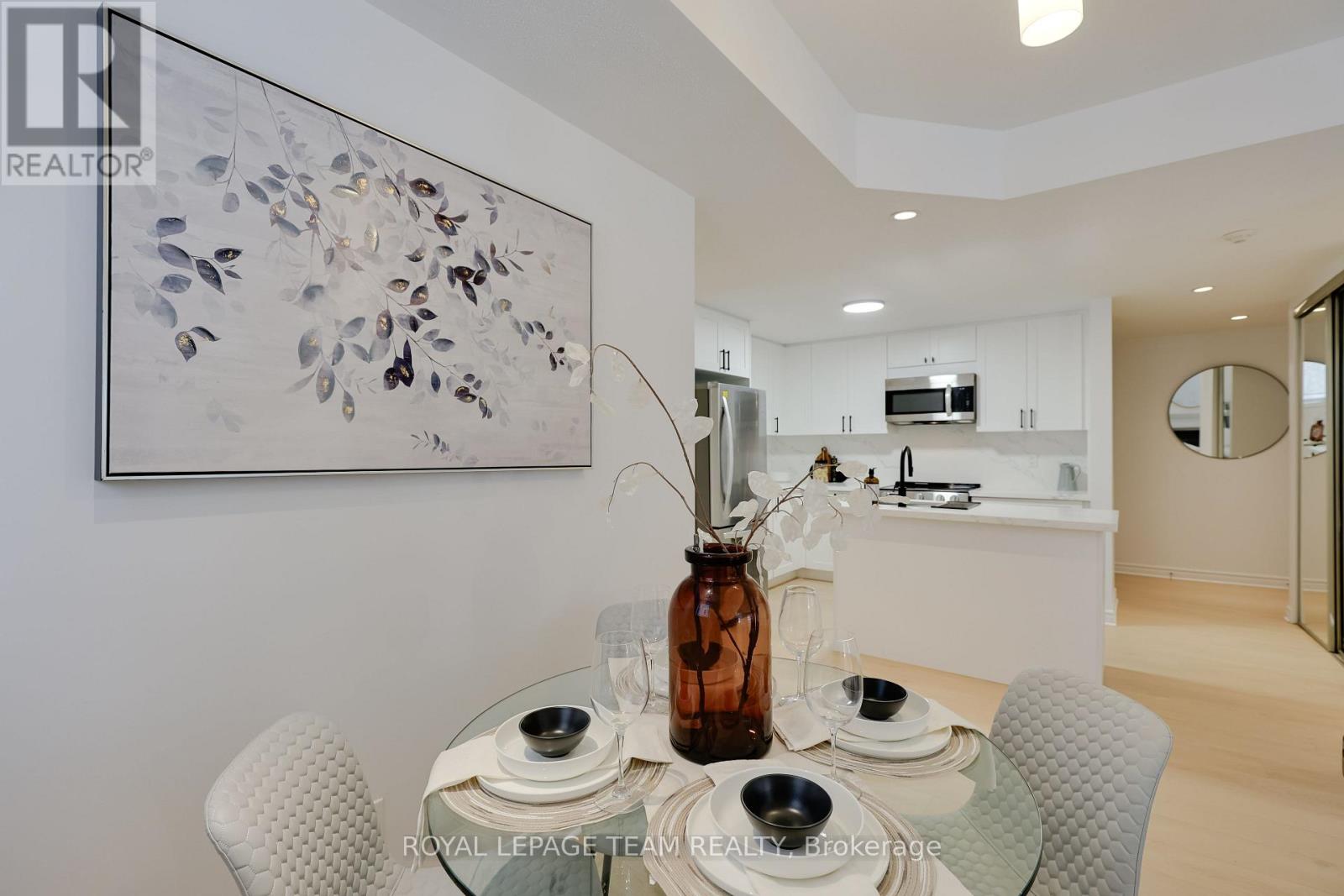 2 - 369 Paseo Private