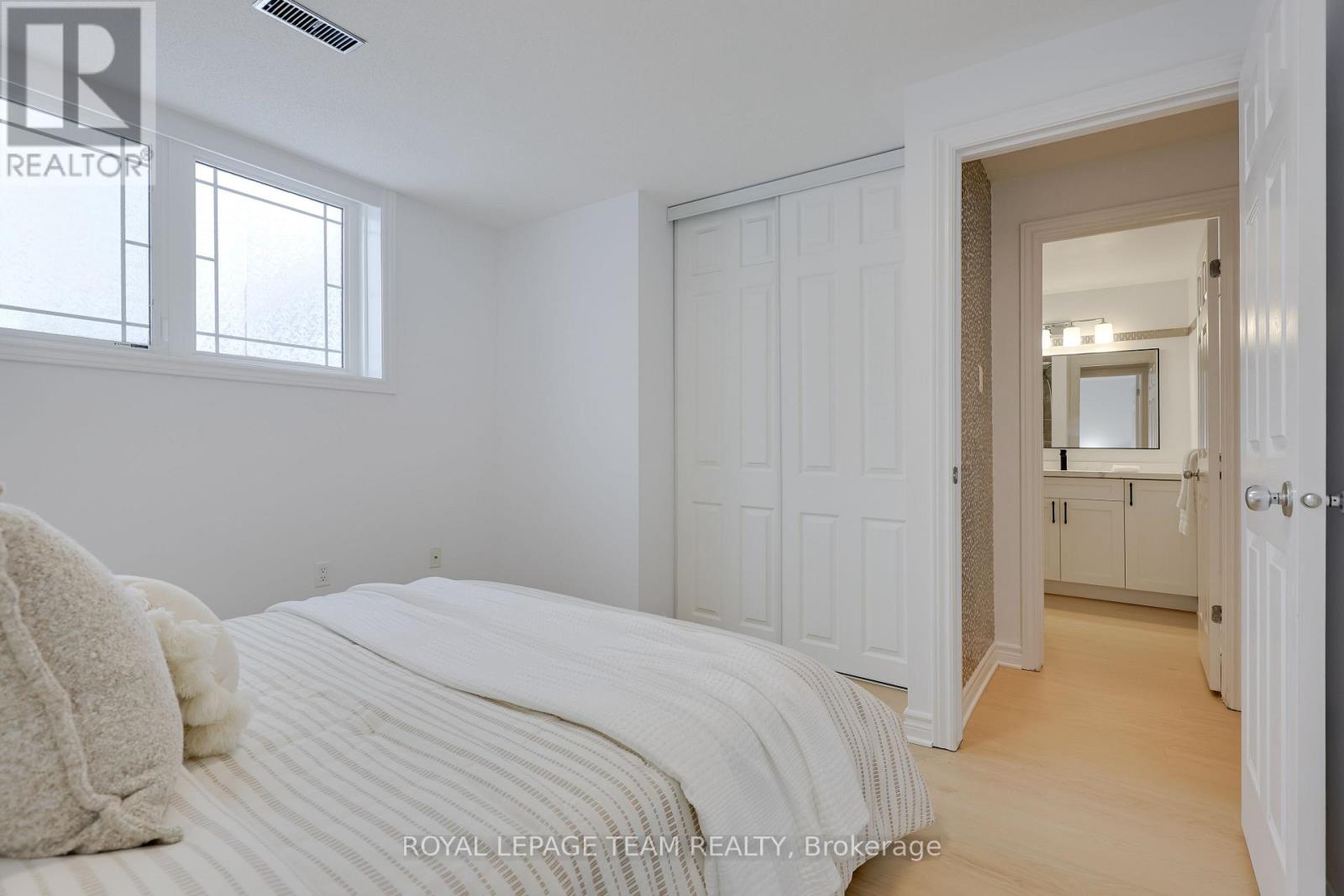 2 - 369 Paseo Private