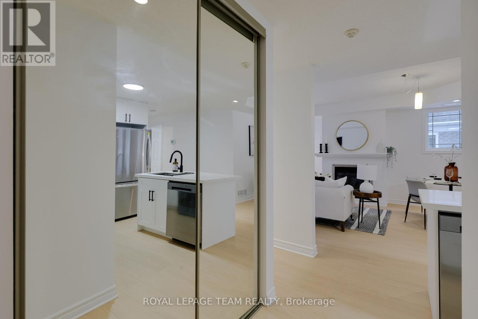 2 - 369 Paseo Private