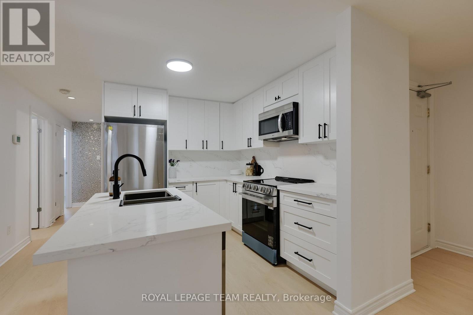 2 - 369 Paseo Private