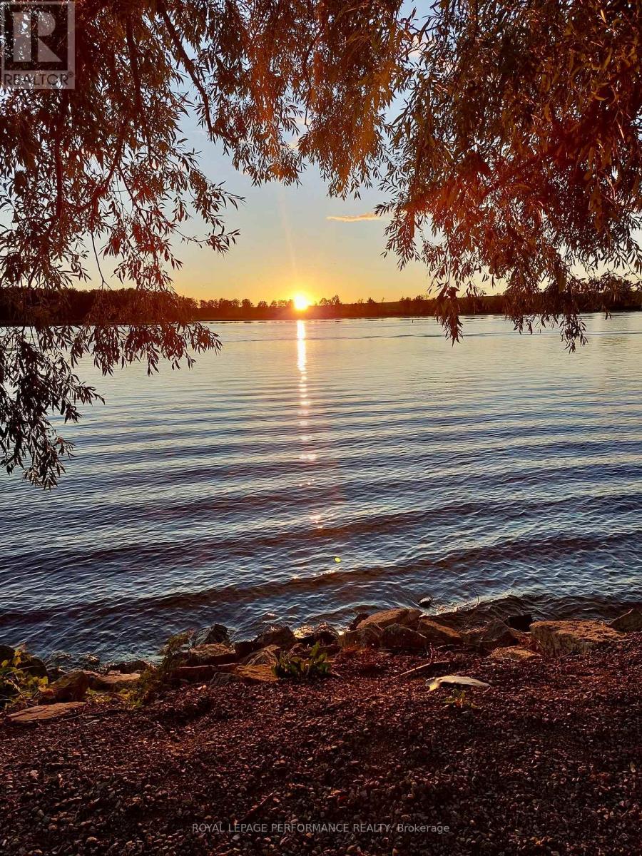 D6 - 160 Edwards Street