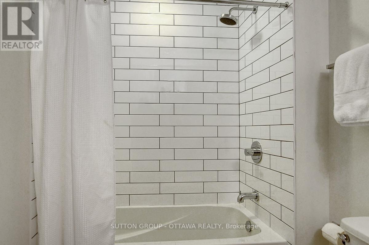 903 - 330 Titan Private