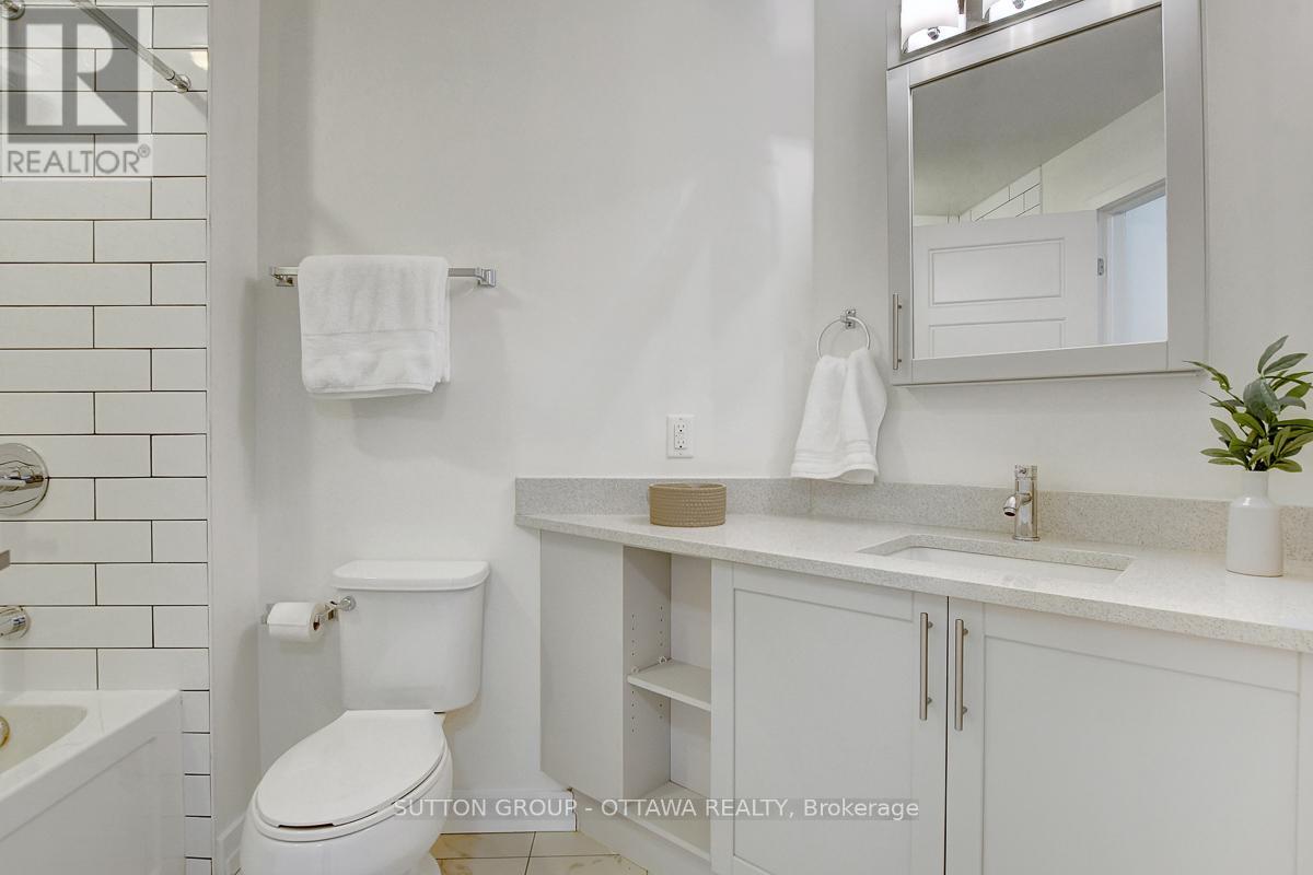 903 - 330 Titan Private