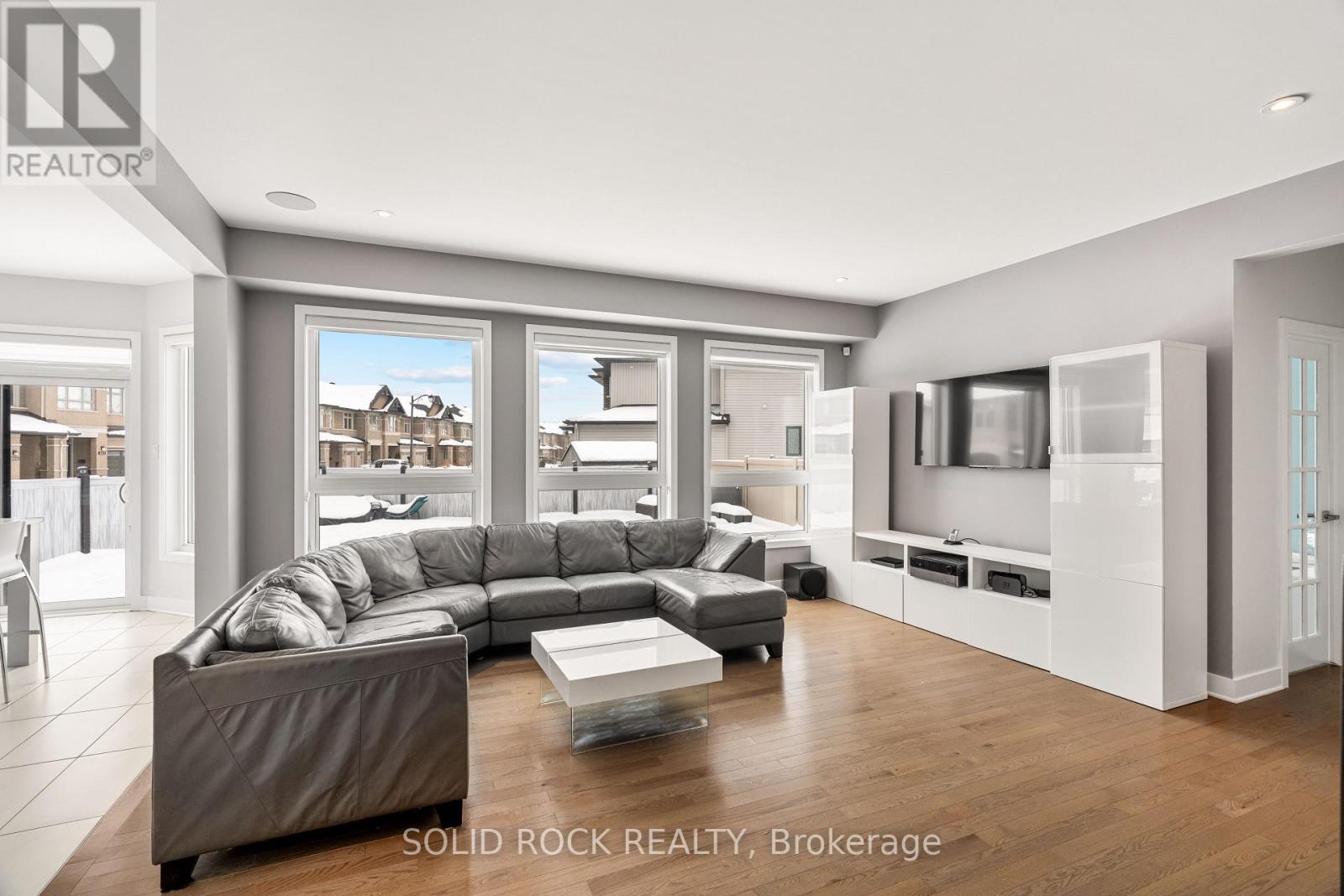 242 Shinleaf Crescent