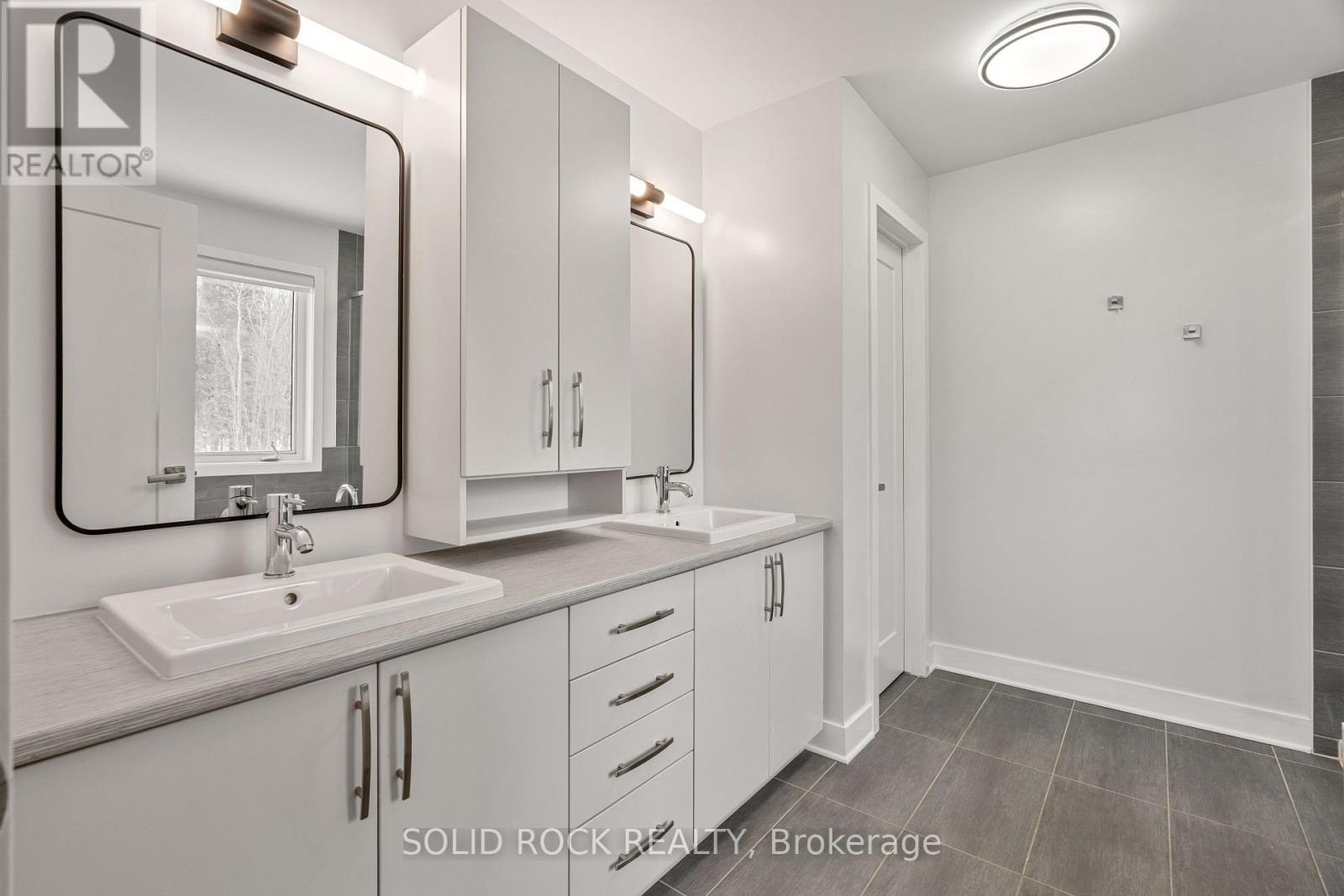 242 Shinleaf Crescent