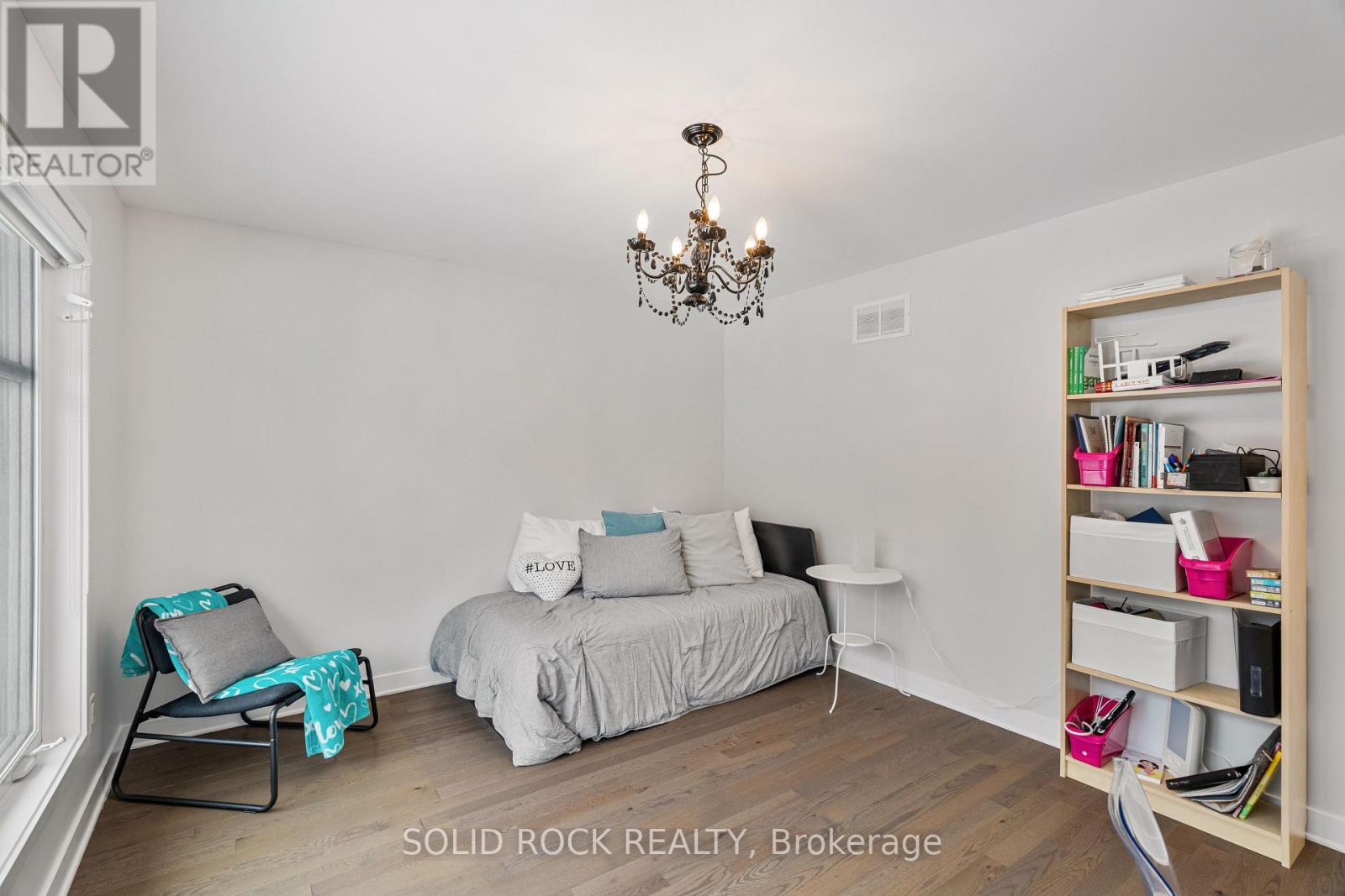 242 Shinleaf Crescent