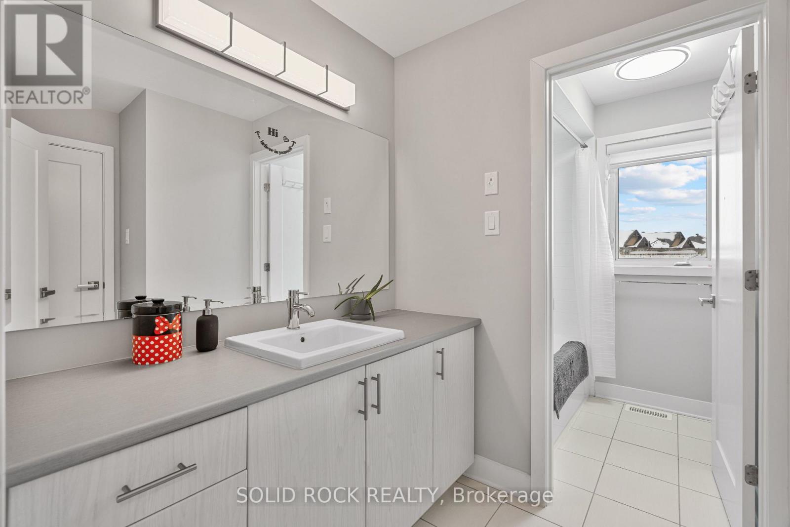 242 Shinleaf Crescent