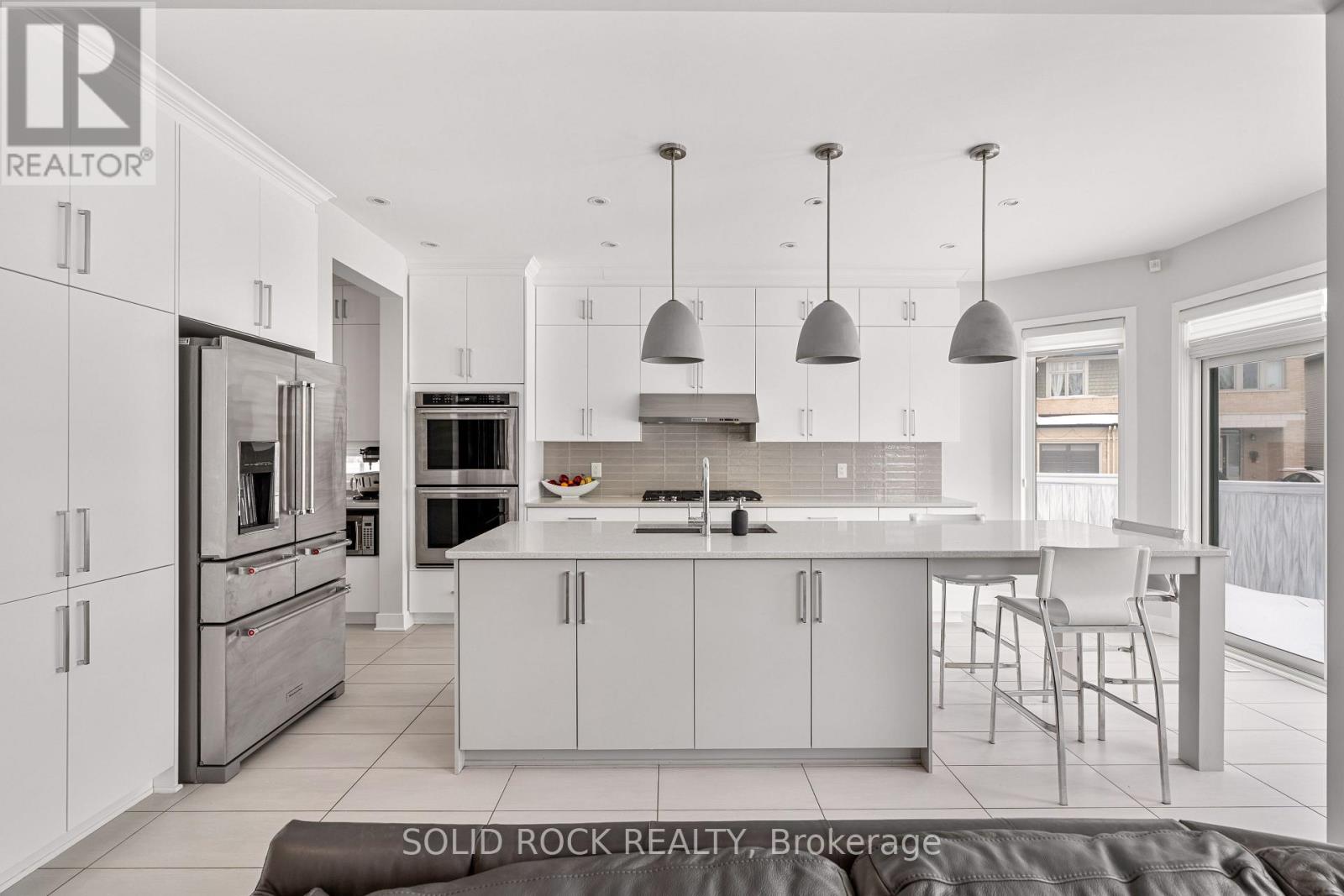 242 Shinleaf Crescent