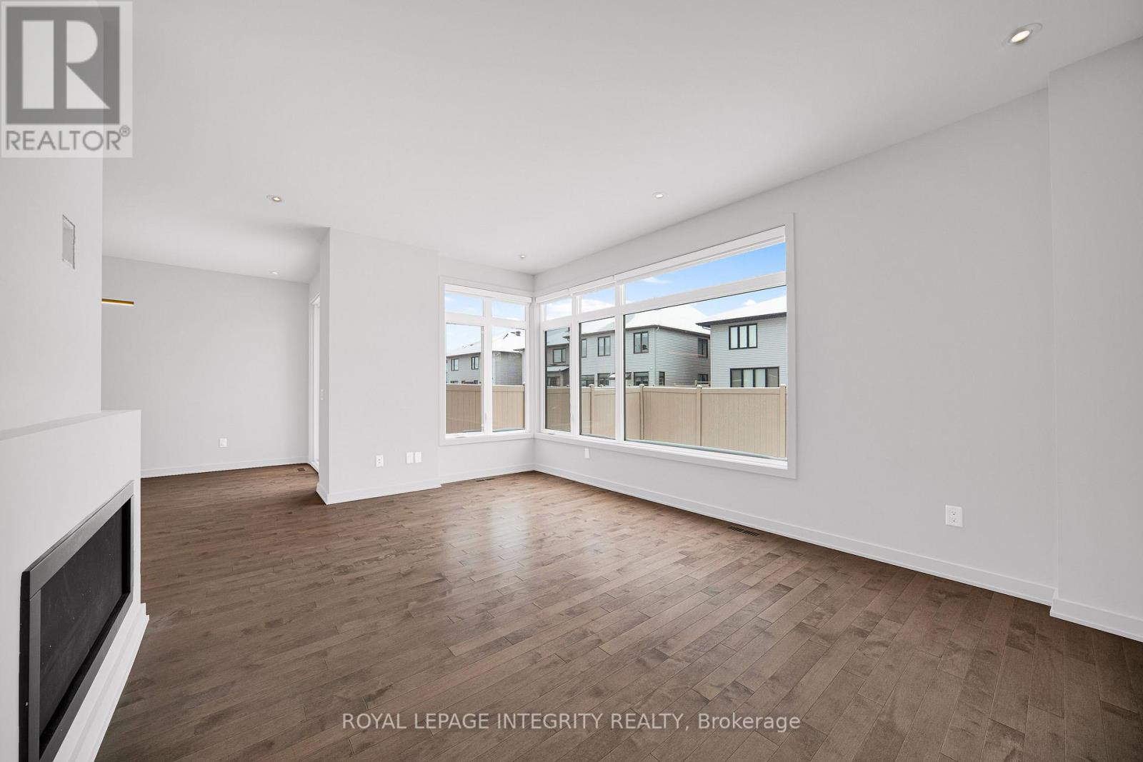 899 Ralph Hennessy Avenue