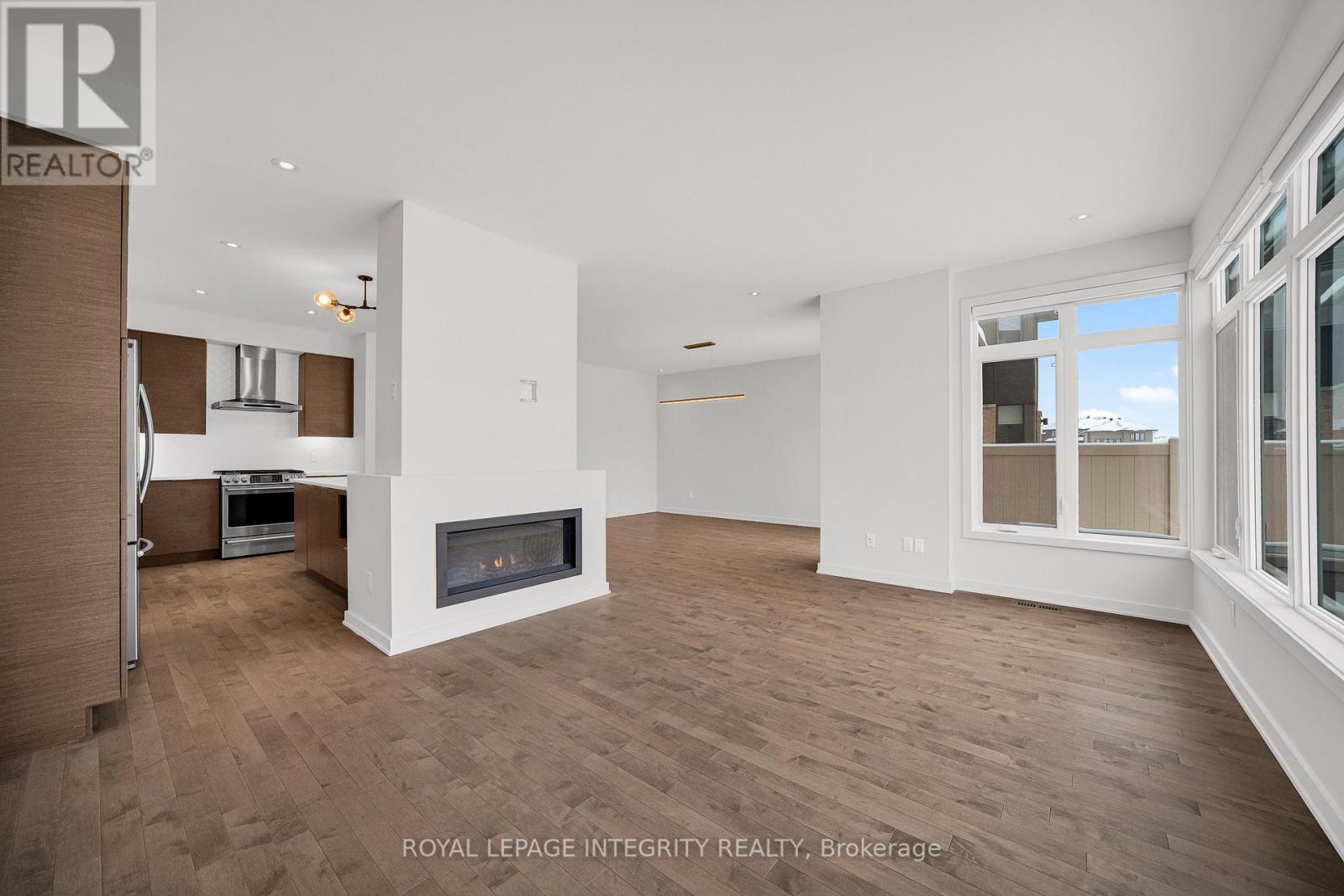 899 Ralph Hennessy Avenue