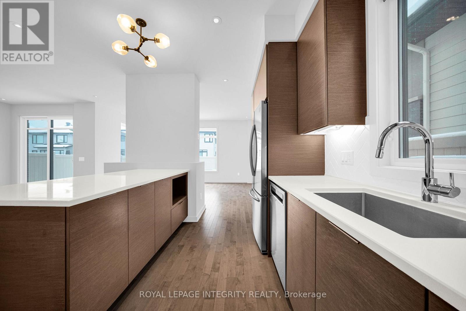 899 Ralph Hennessy Avenue