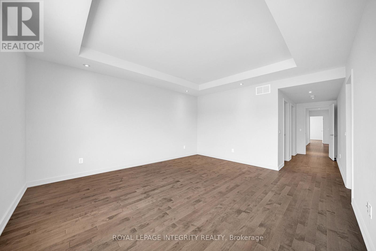 899 Ralph Hennessy Avenue