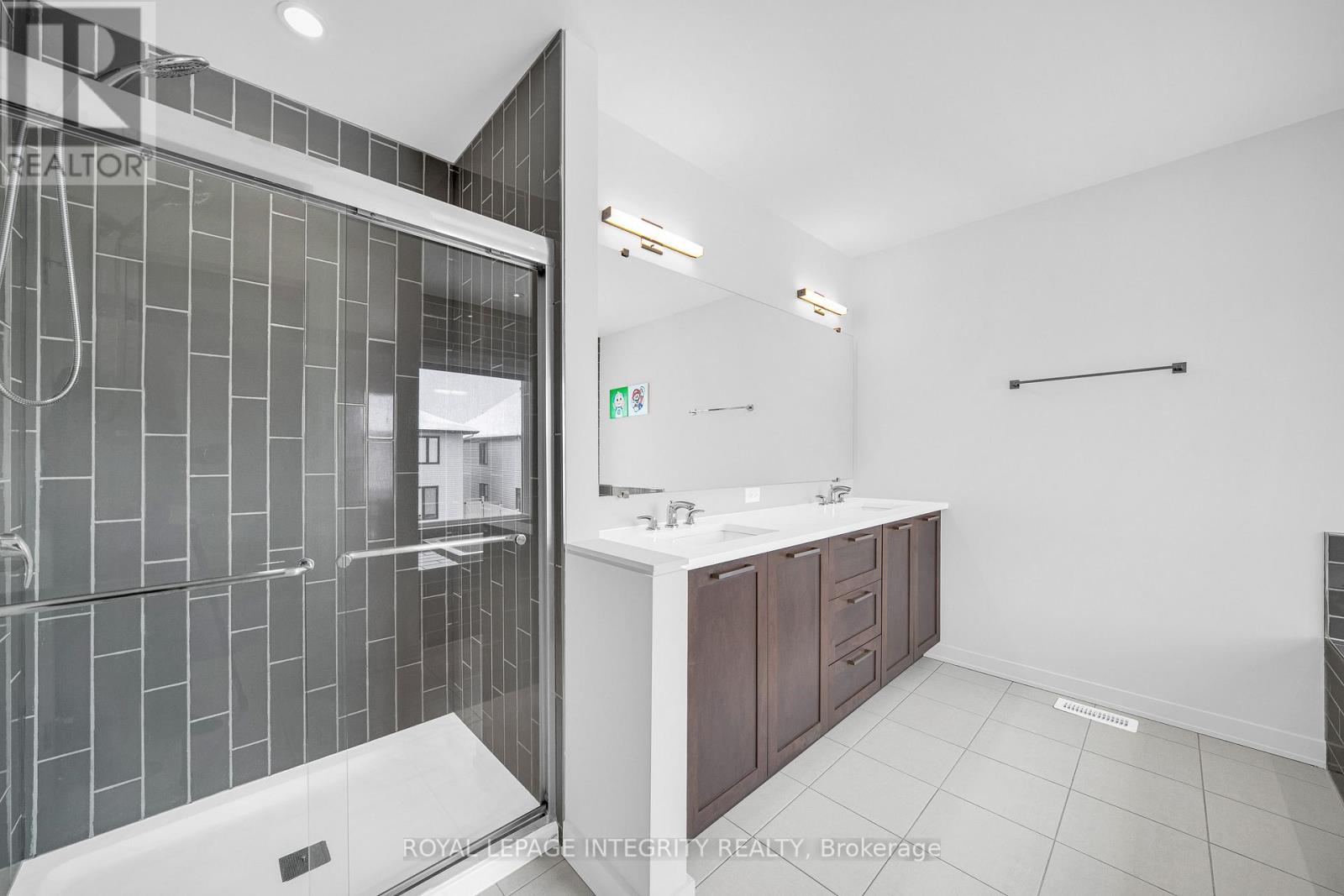 899 Ralph Hennessy Avenue