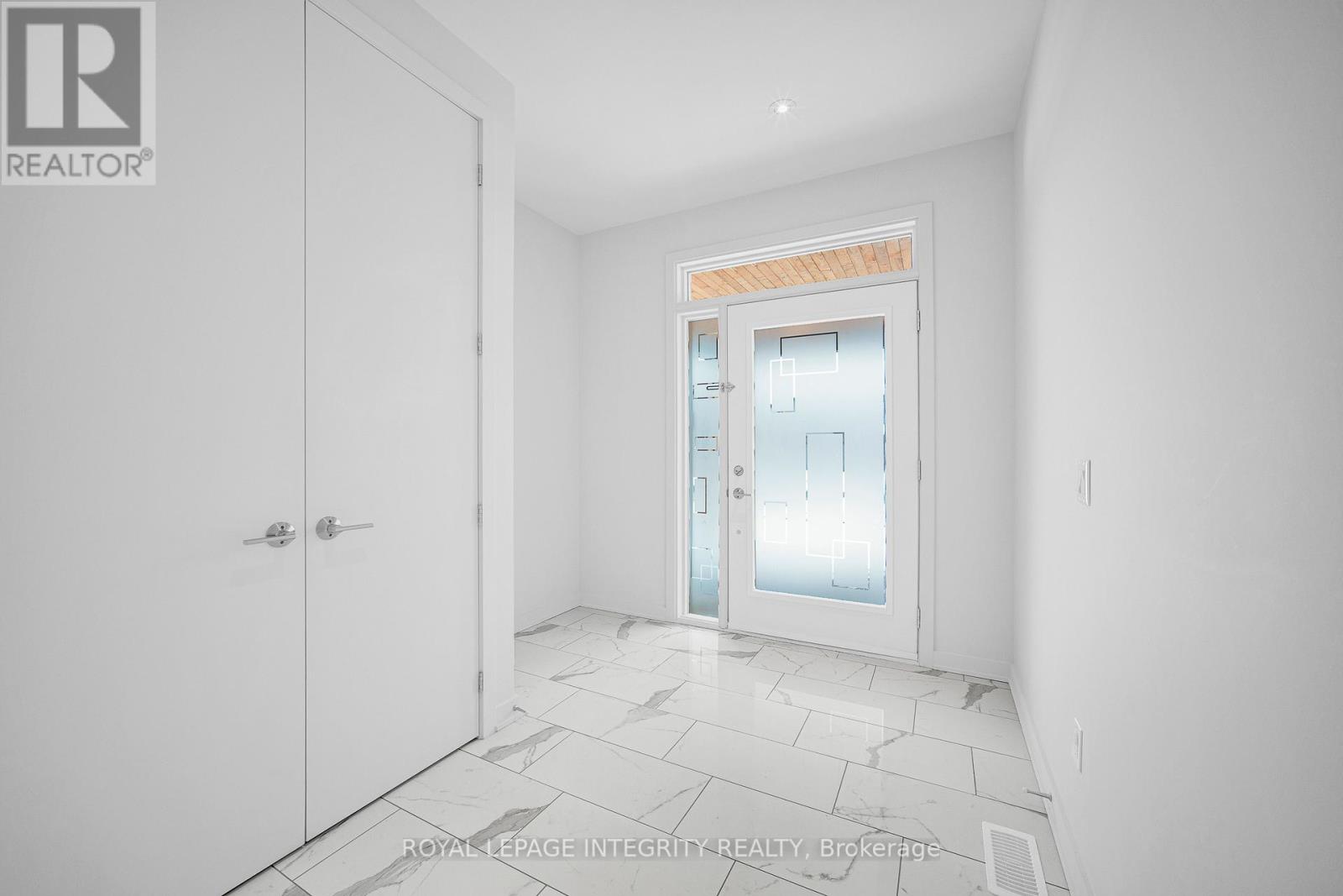 899 Ralph Hennessy Avenue