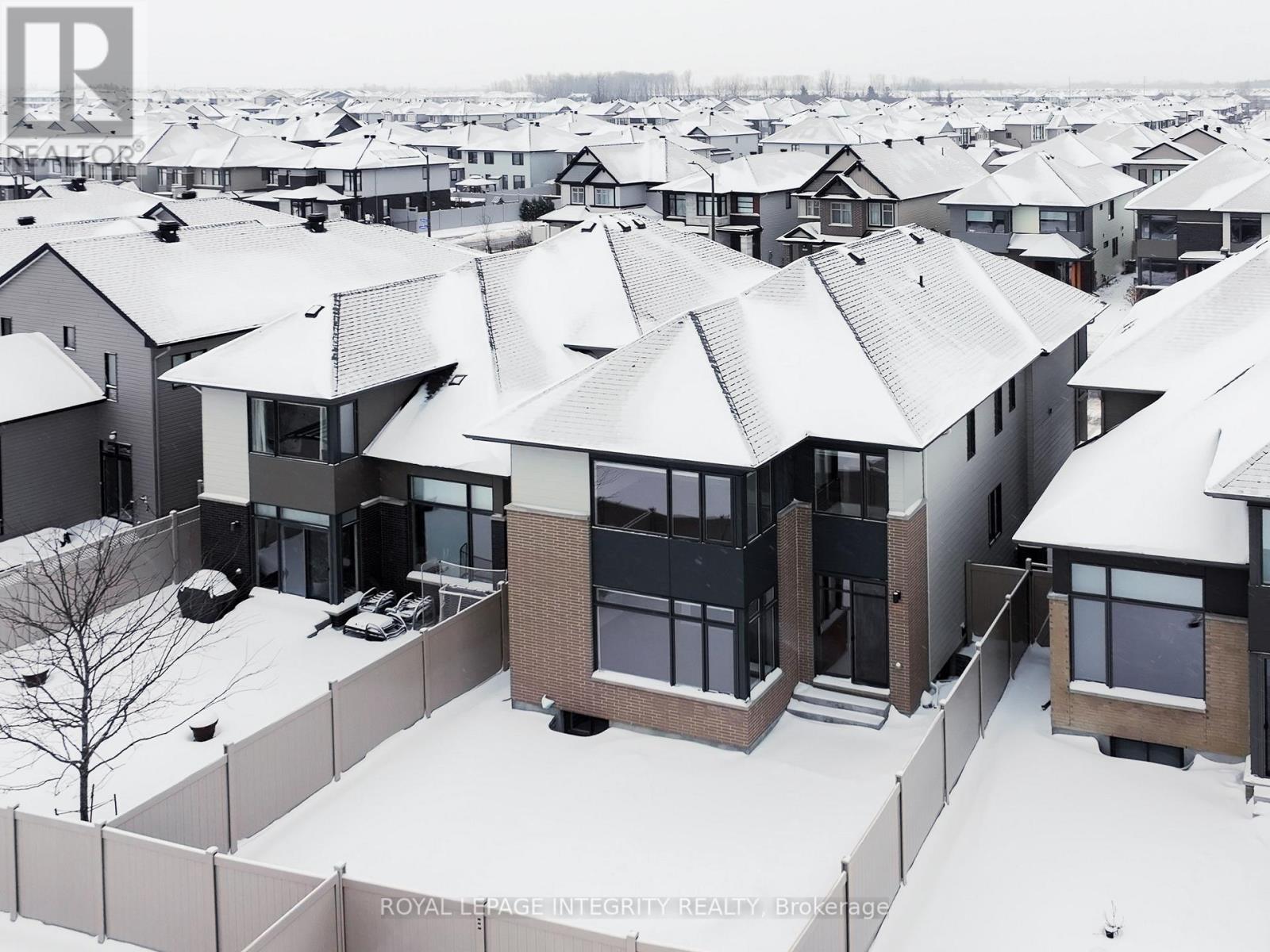 899 Ralph Hennessy Avenue