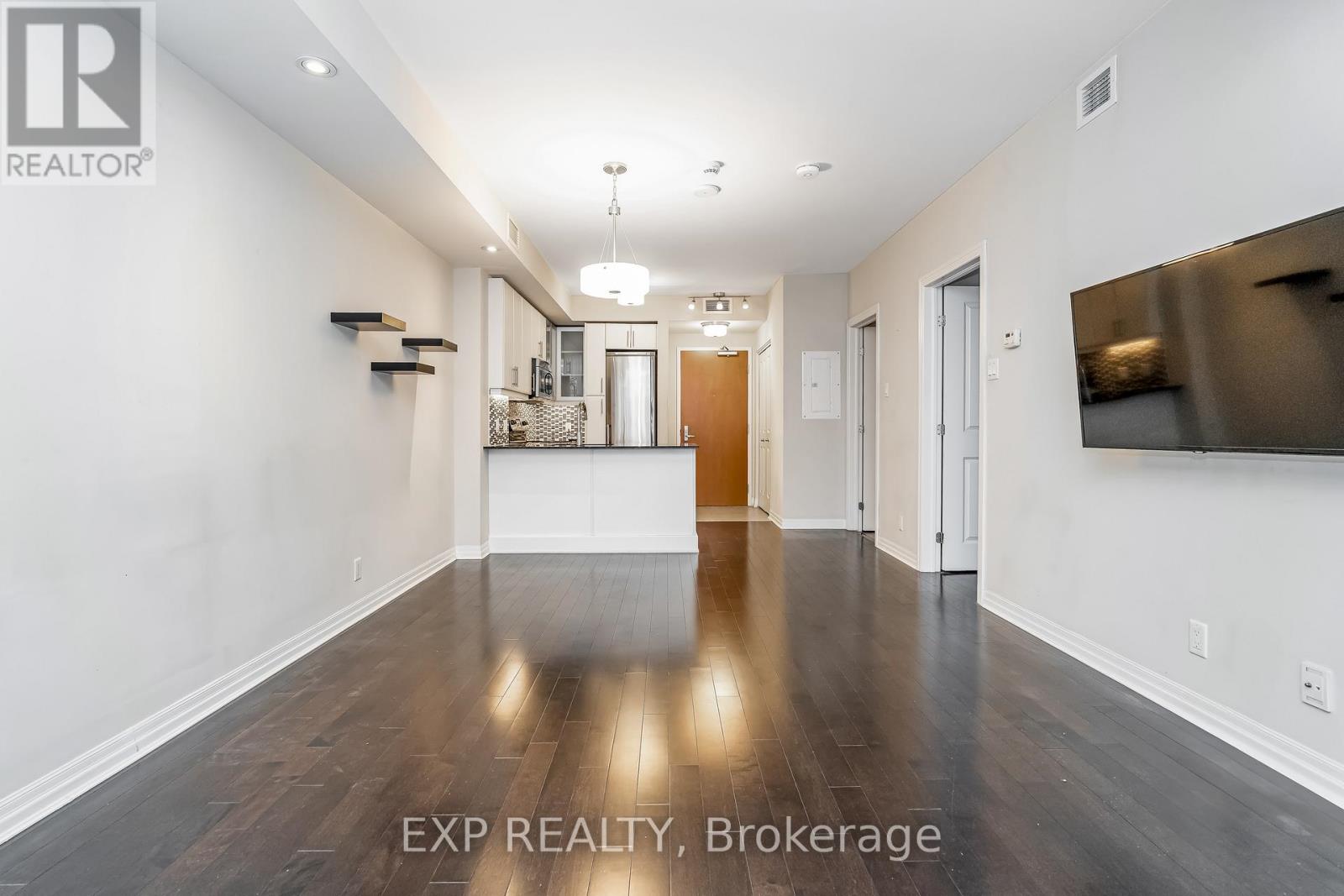 2606 - 242 Rideau Street