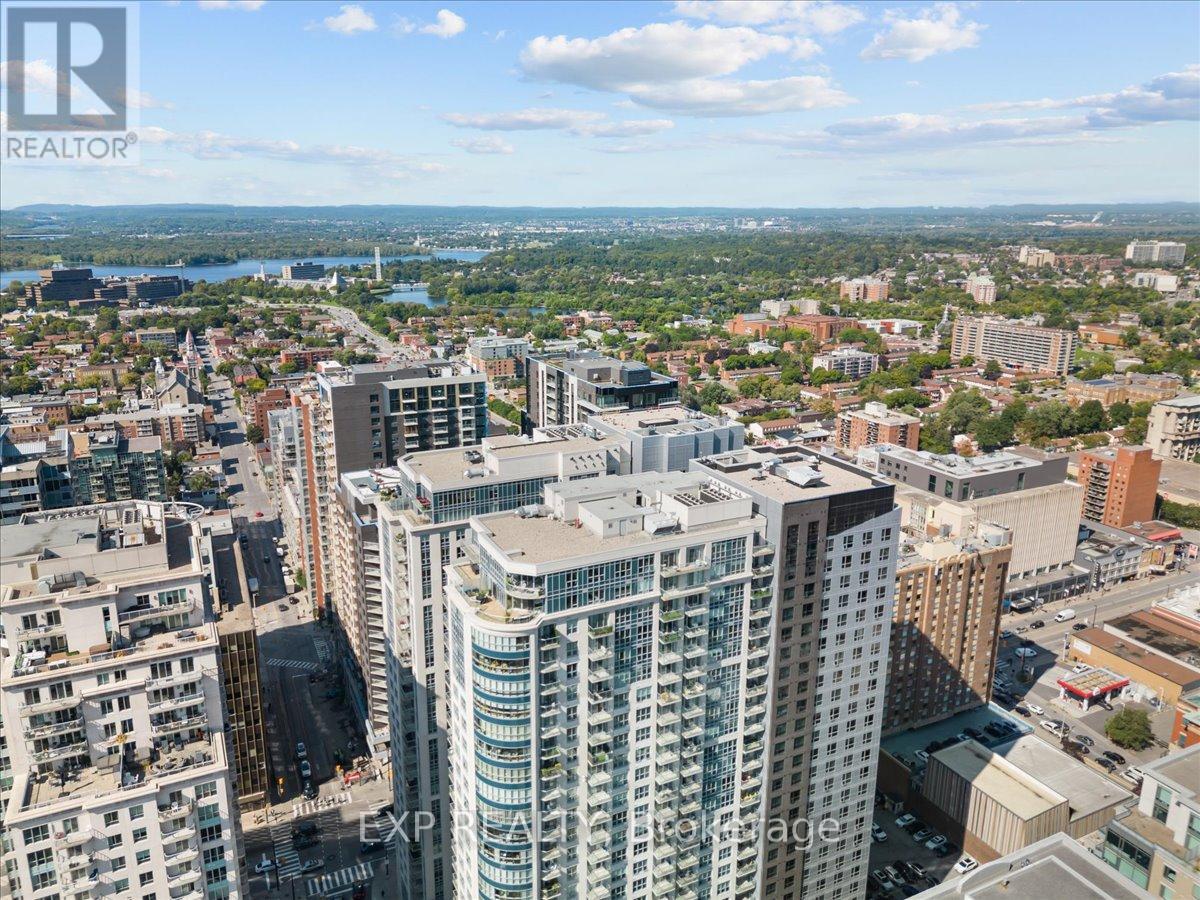 2009 - 195 Besserer Street