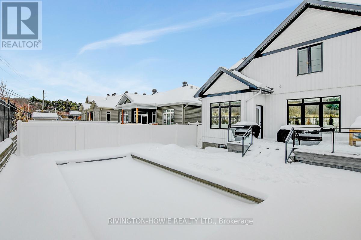 743 Meadowridge Circle