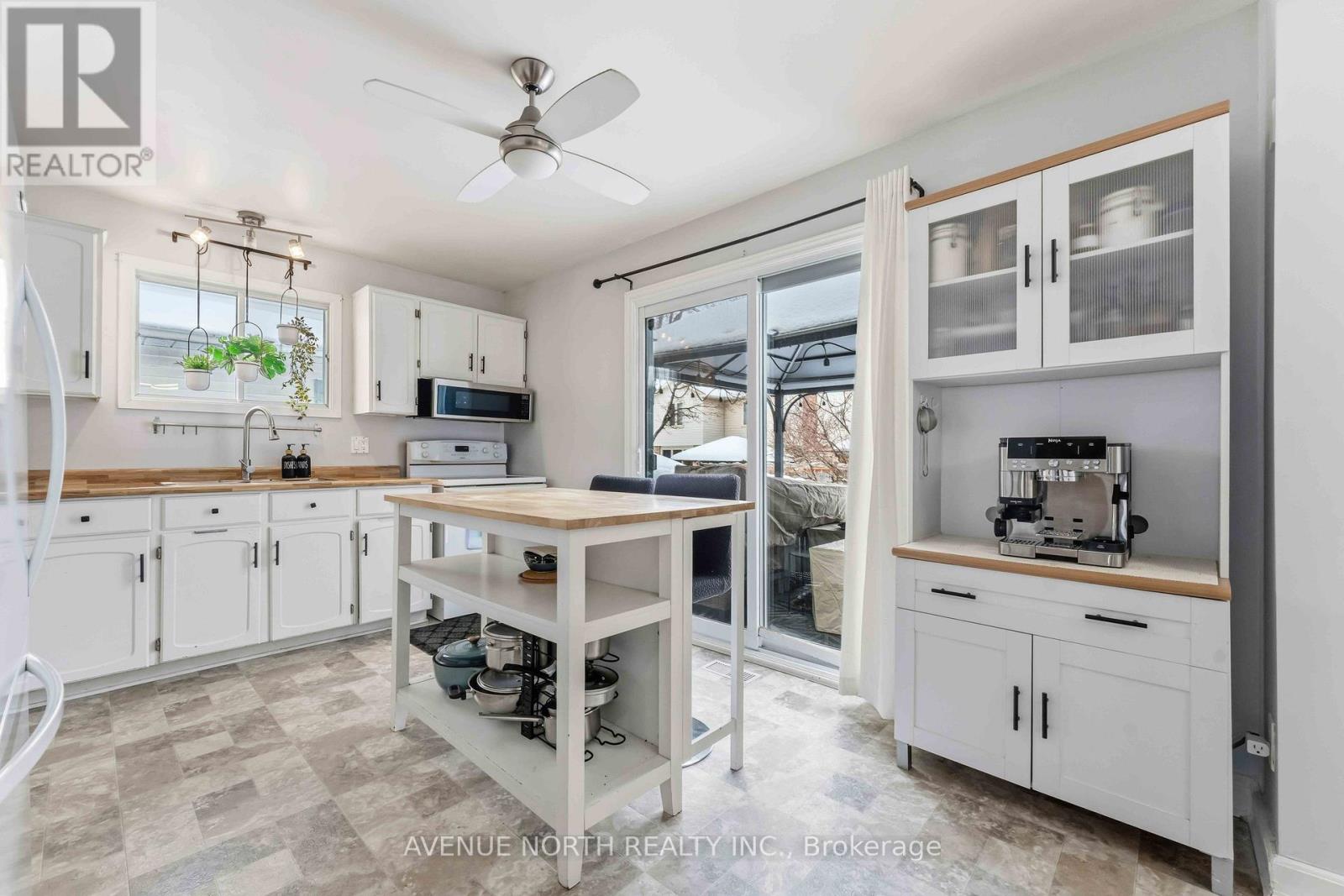 1017 Arrowhead Place