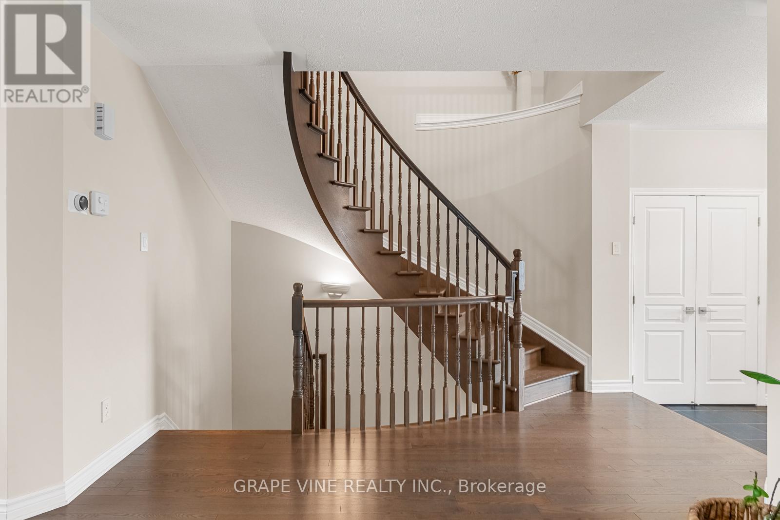 568 Voie Du Pin Rouge Way