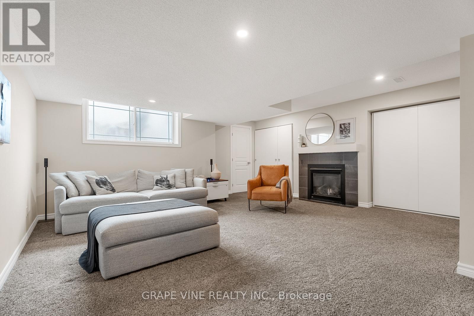 568 Voie Du Pin Rouge Way