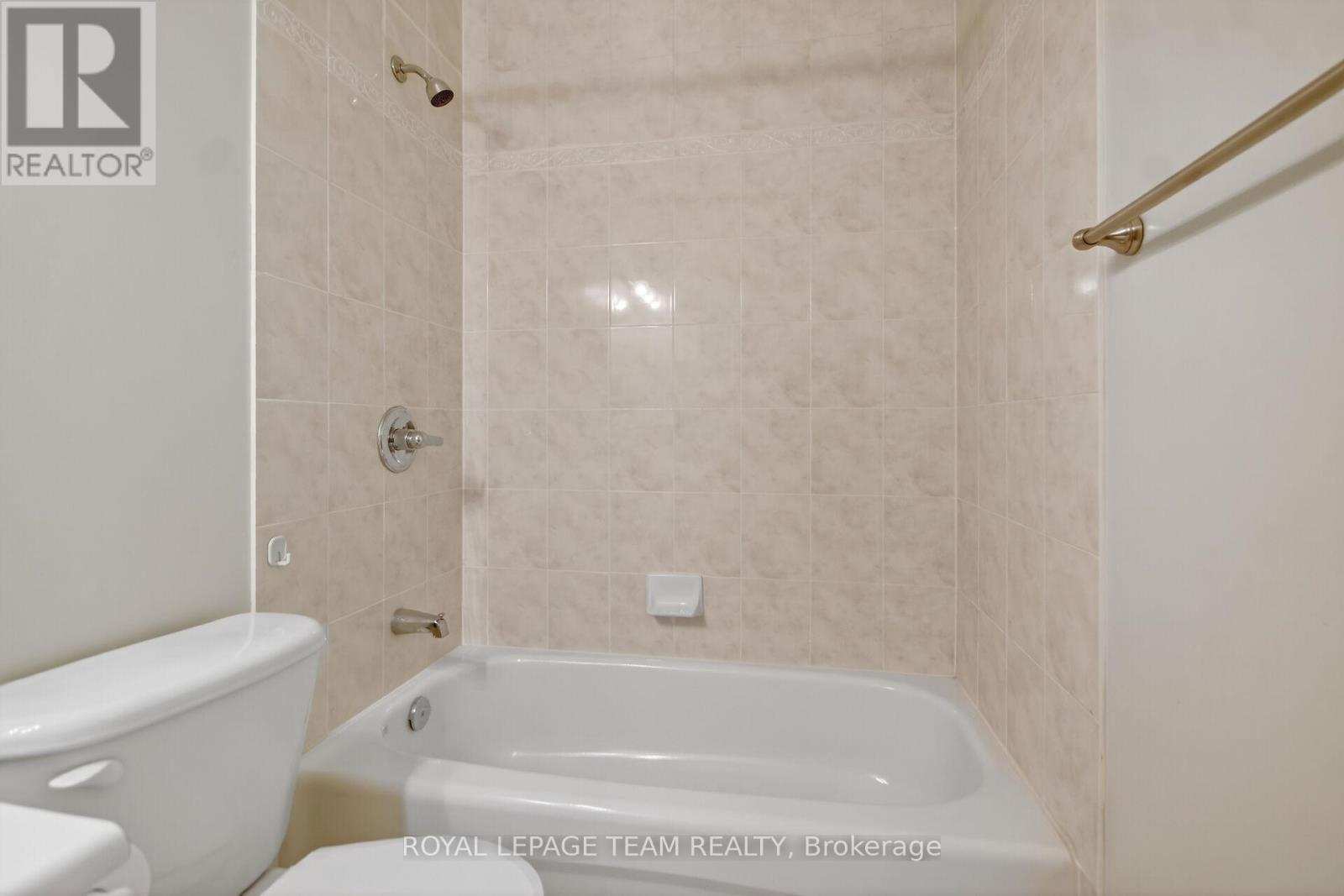 5553 Doctor Leach Drive