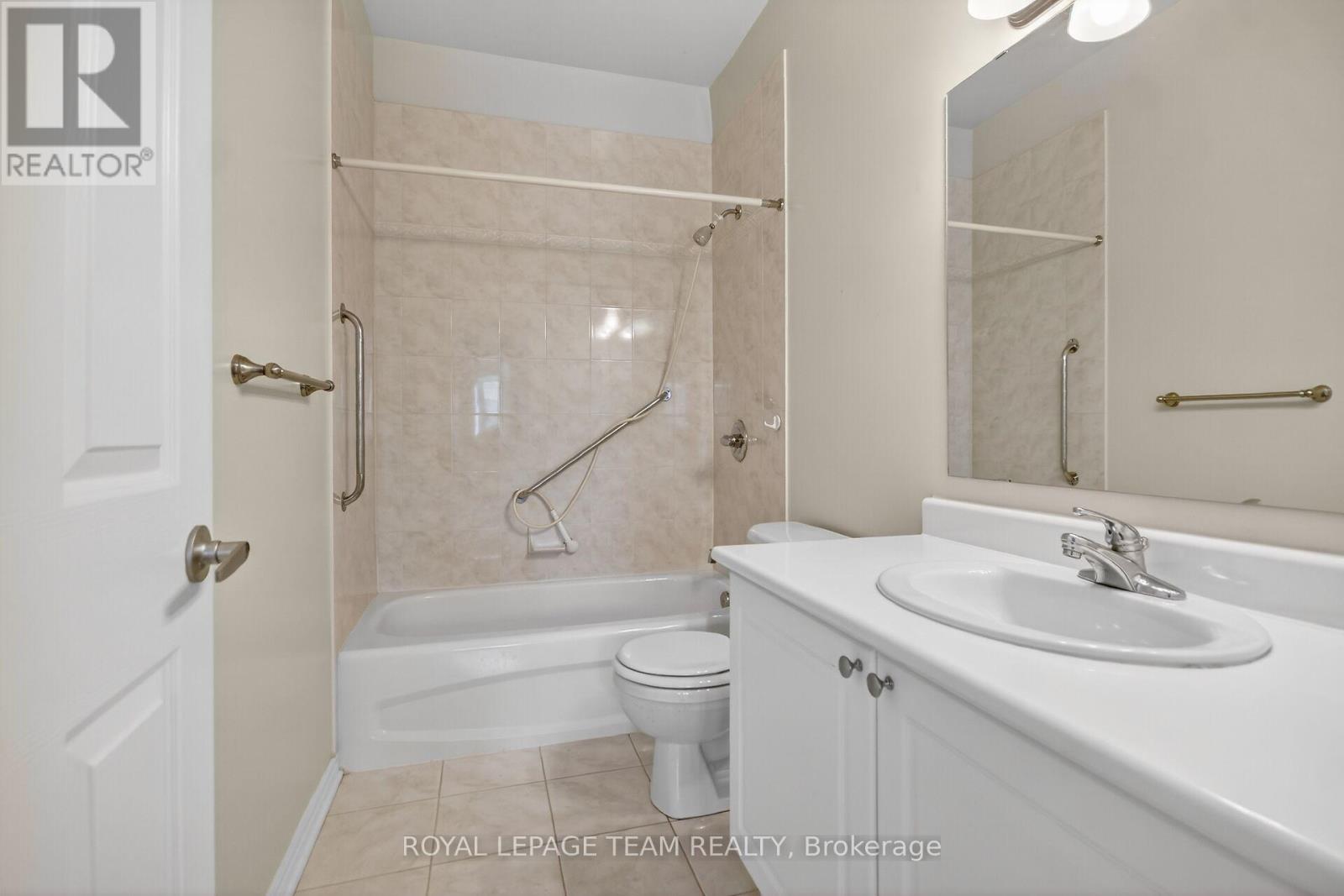 5553 Doctor Leach Drive