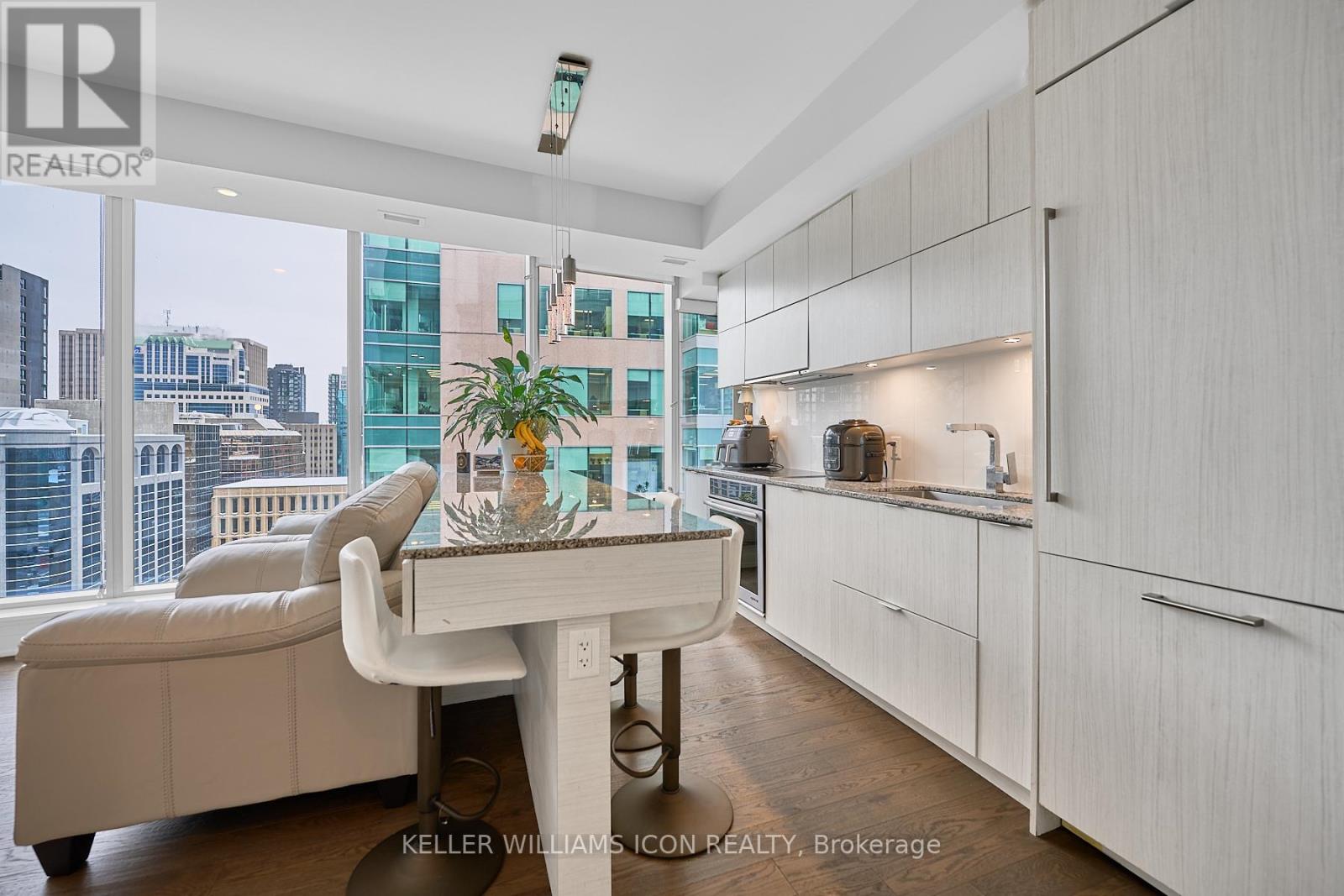 1209 - 101 Queen Street