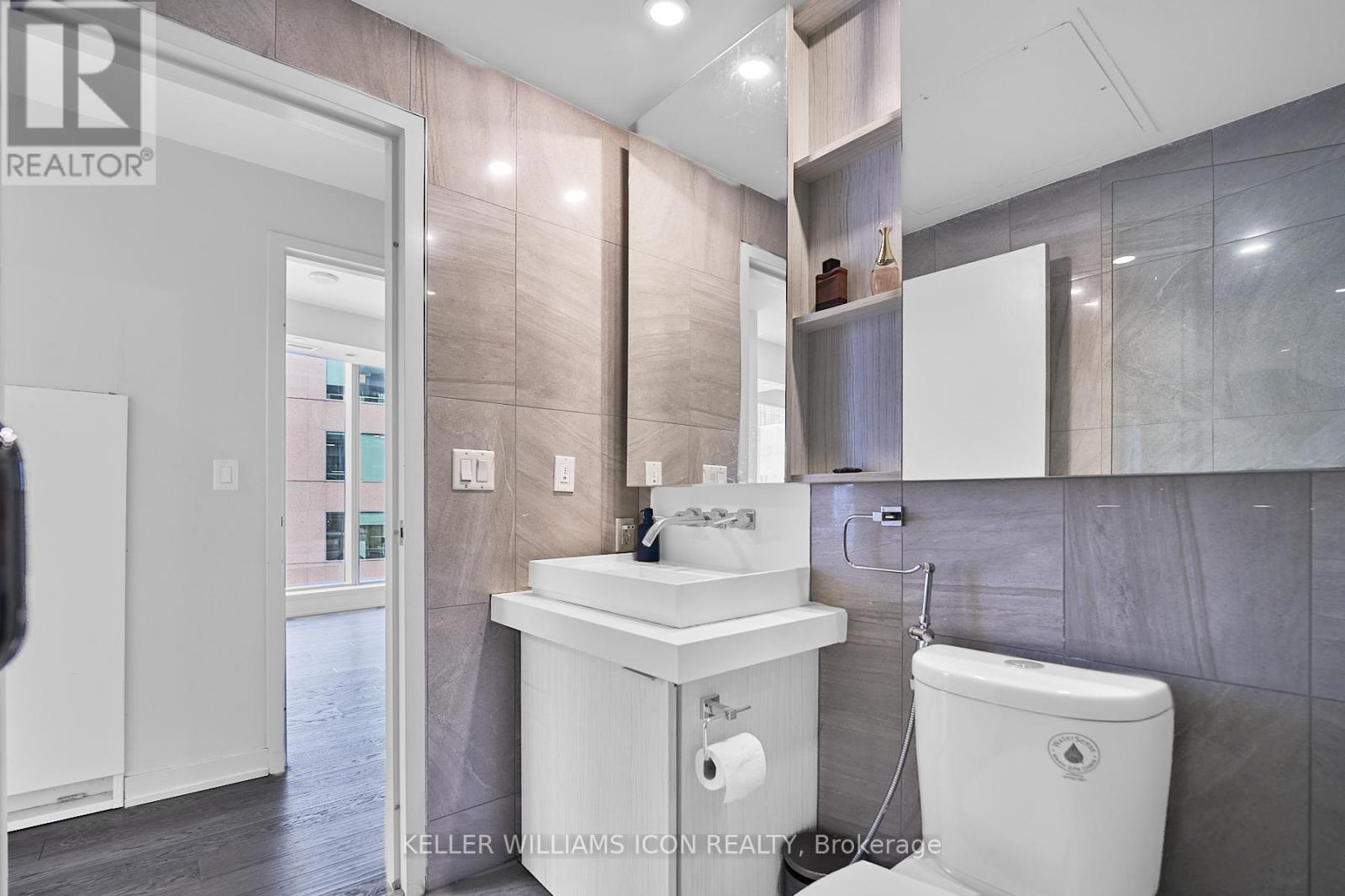 1209 - 101 Queen Street