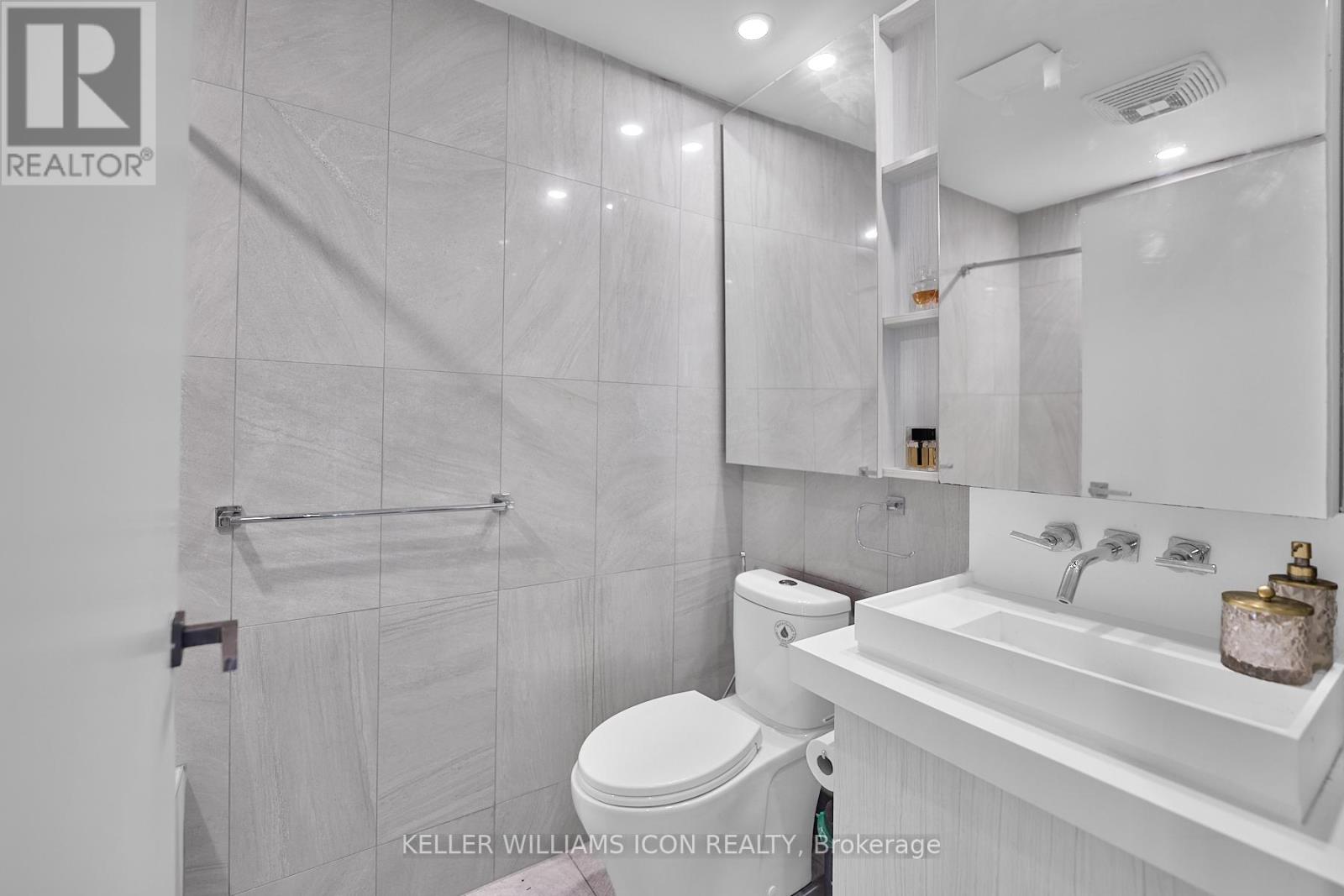 1209 - 101 Queen Street