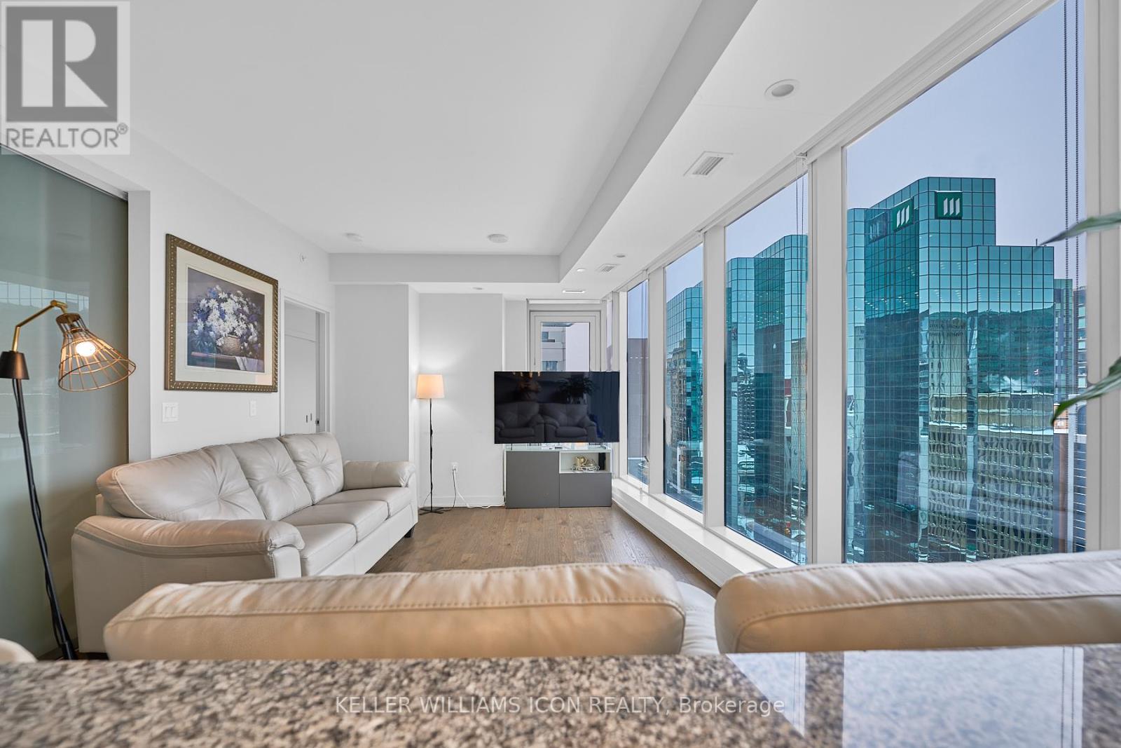 1209 - 101 Queen Street