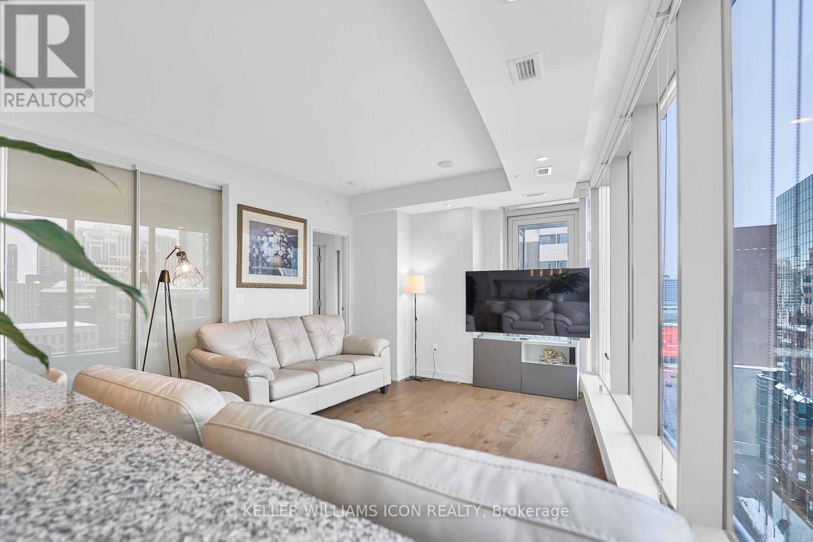 1209 - 101 Queen Street