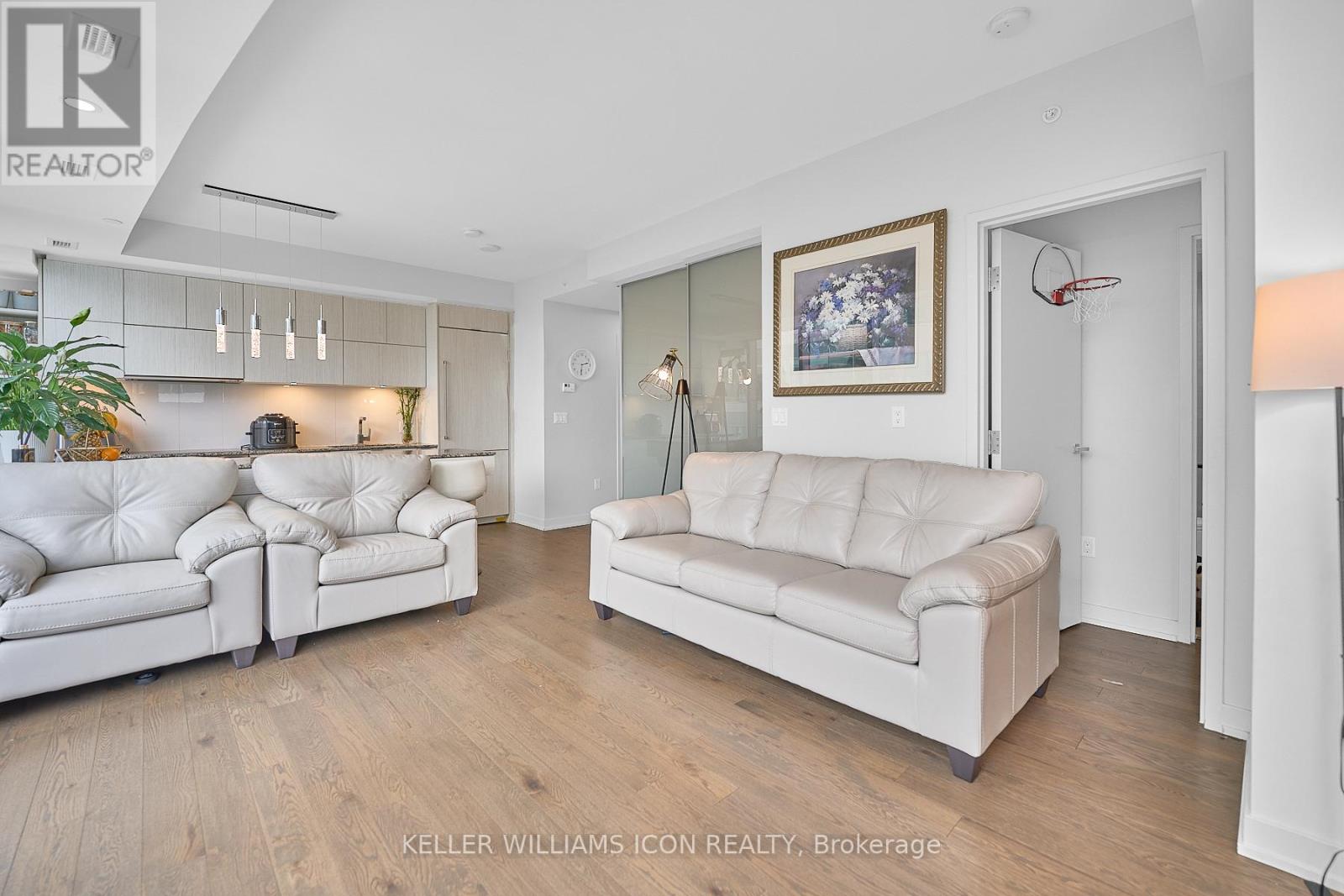 1209 - 101 Queen Street