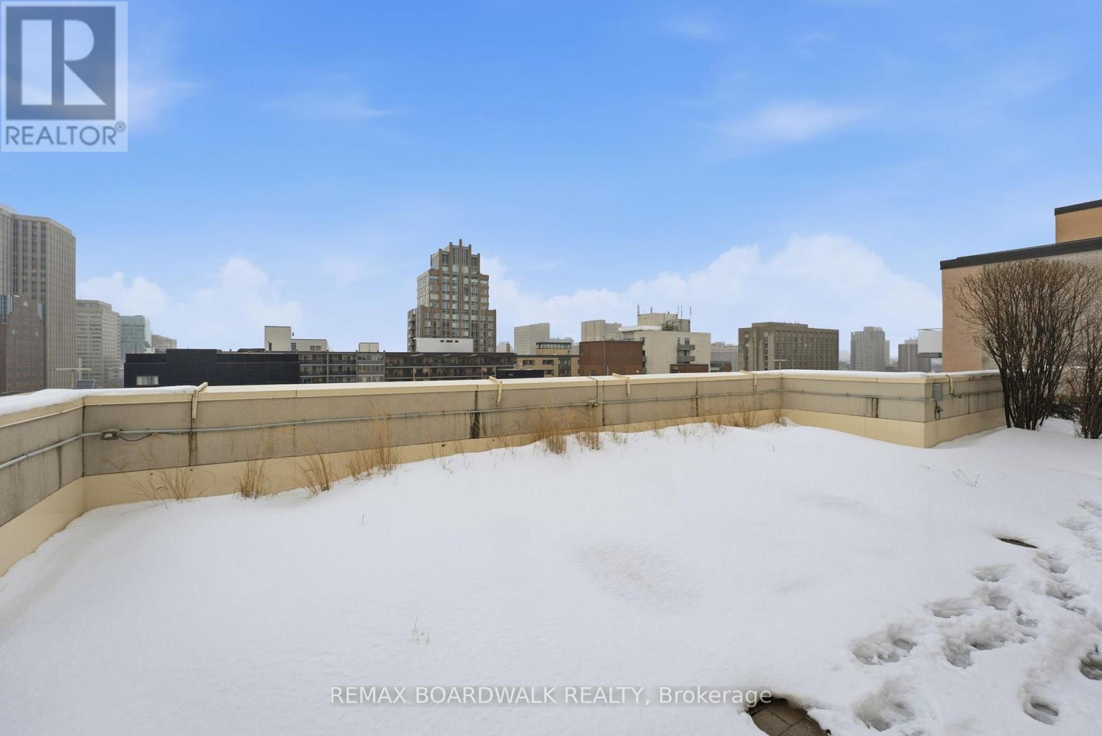 908 - 138 Somerset Street W