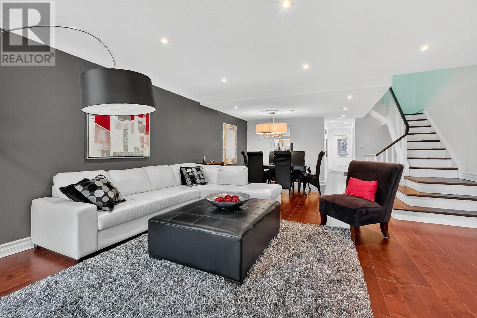 C8 - 111 Echo Drive W