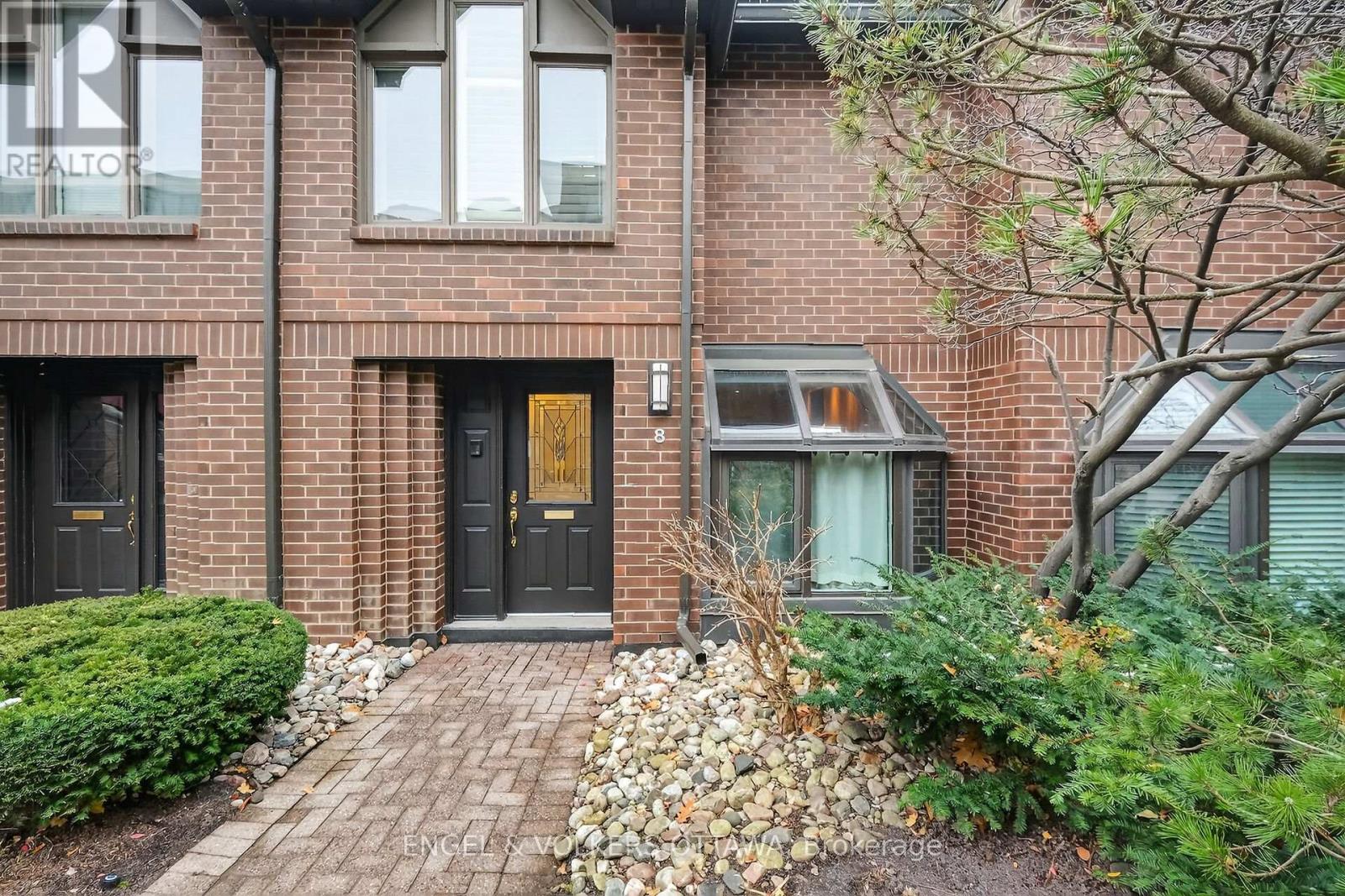 C8 - 111 Echo Drive W