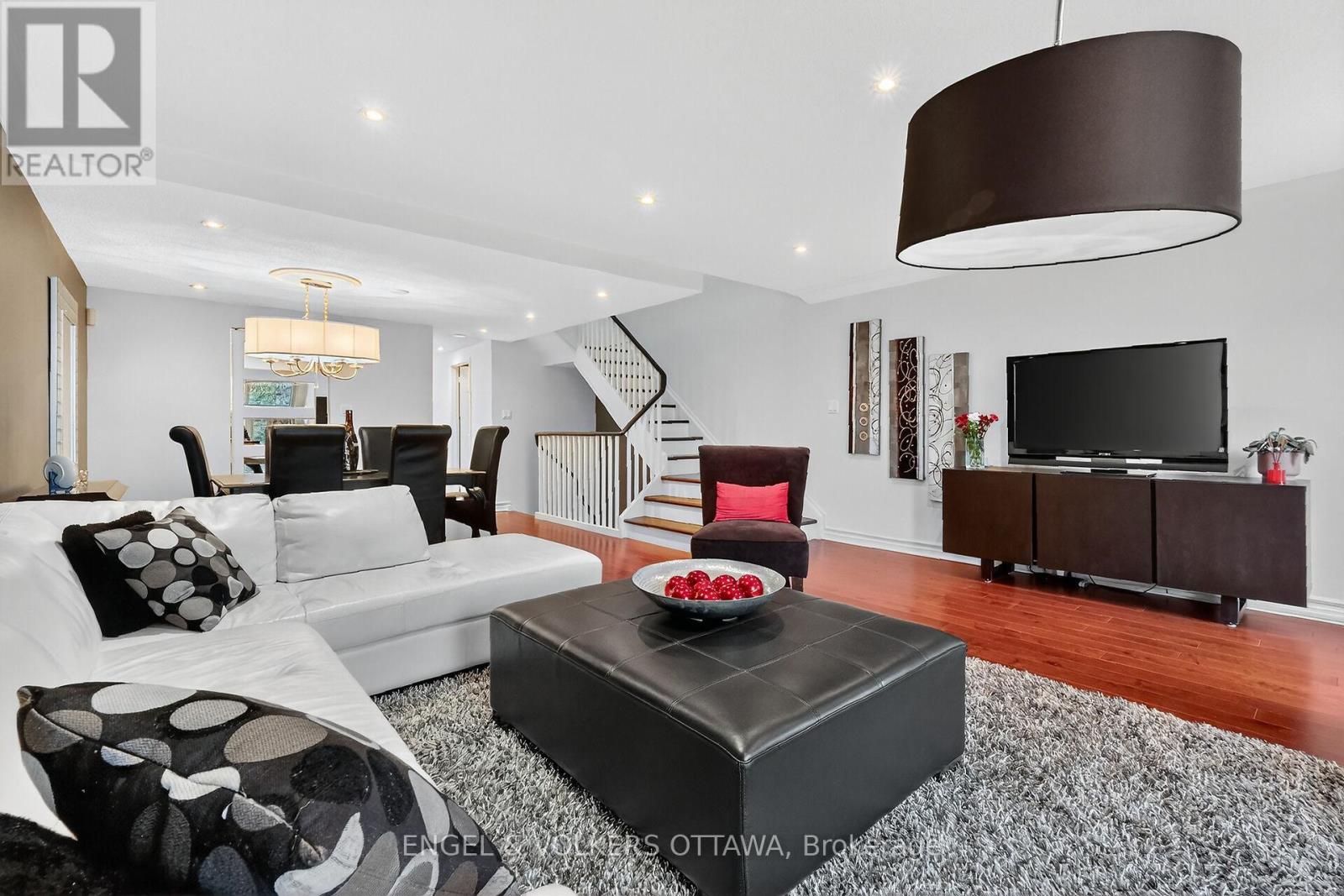 C8 - 111 Echo Drive W