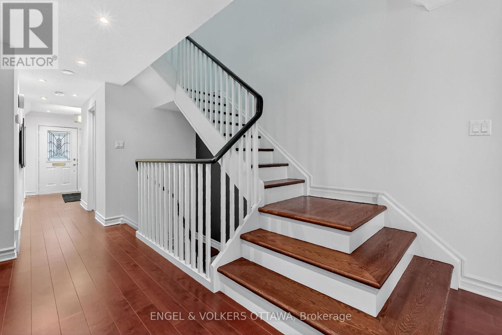 C8 - 111 Echo Drive W