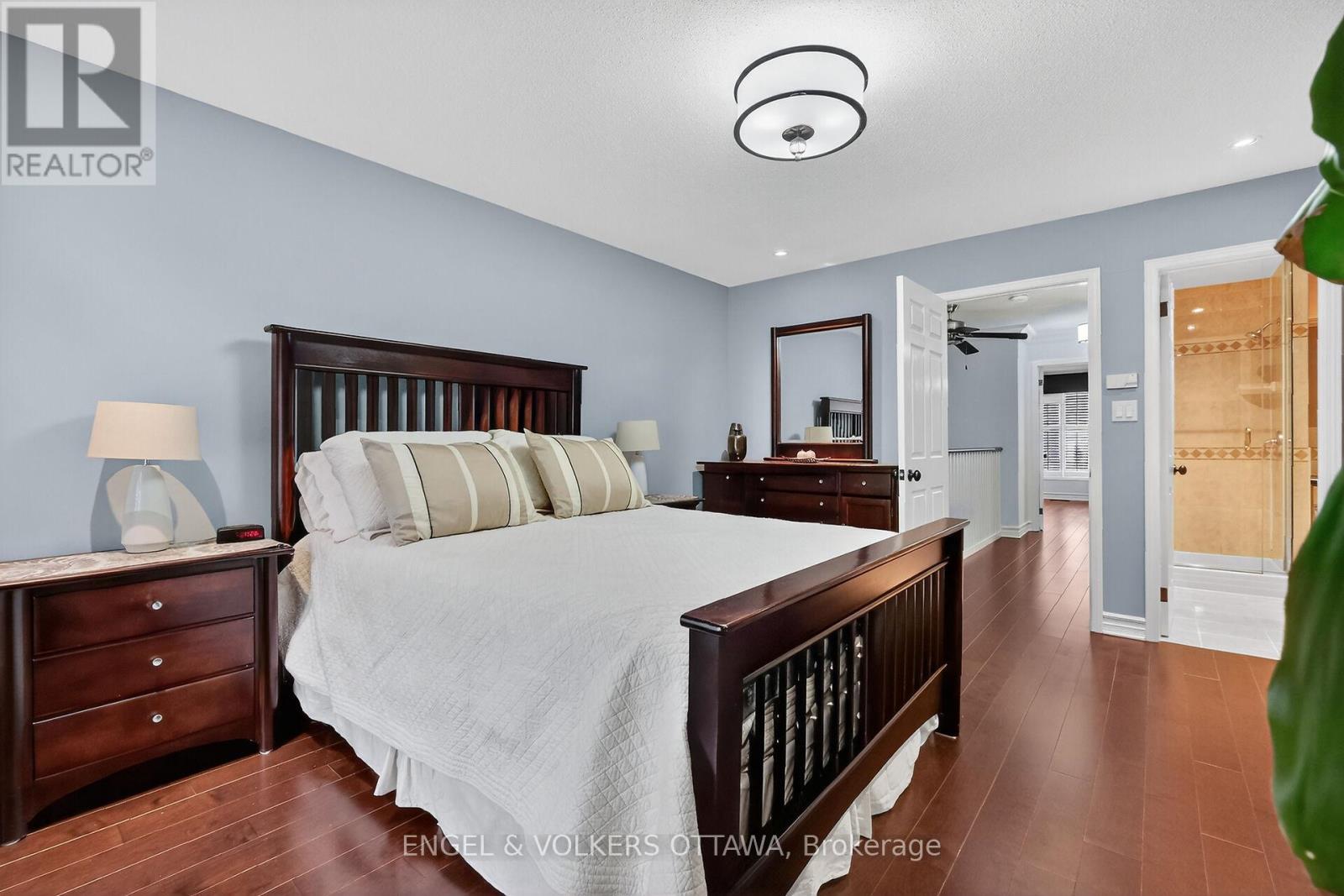 C8 - 111 Echo Drive W