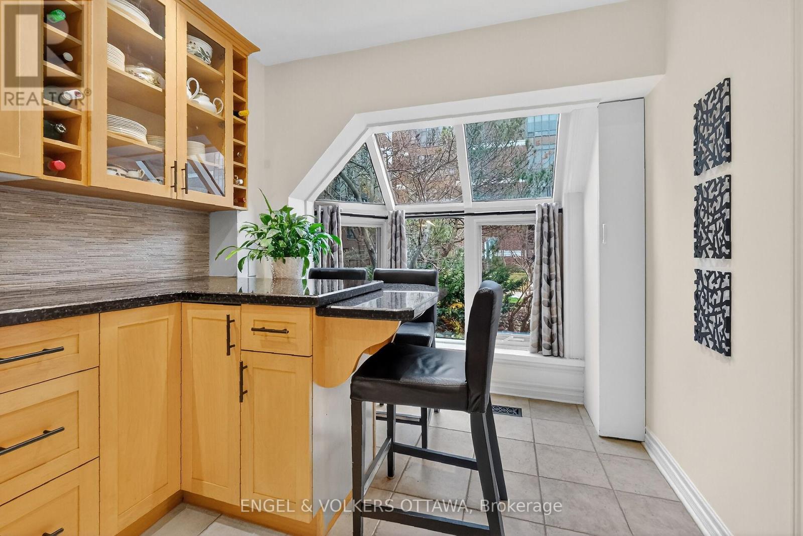 C8 - 111 Echo Drive W