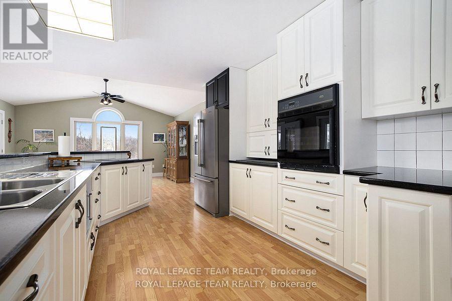 2124 Cty Rd 18 Road S