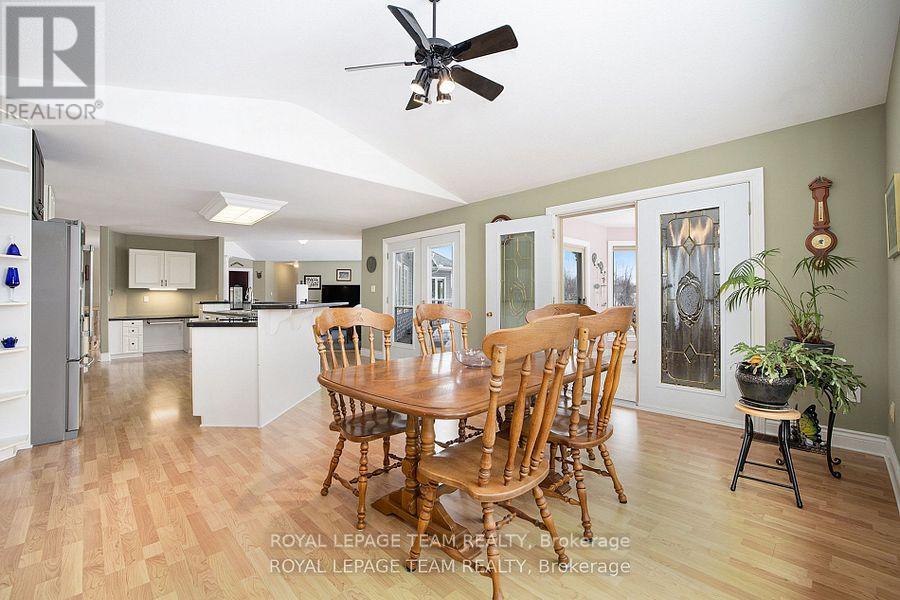 2124 Cty Rd 18 Road S