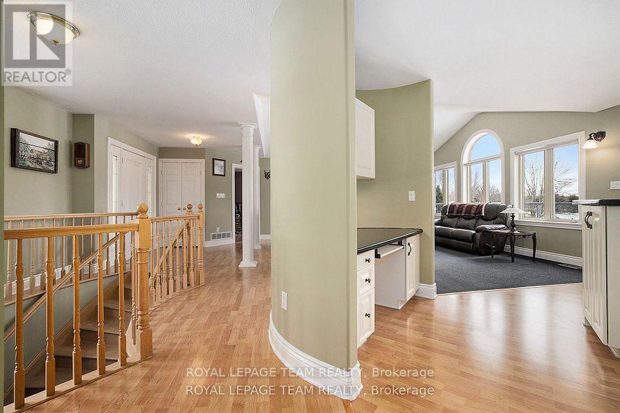 2124 Cty Rd 18 Road S