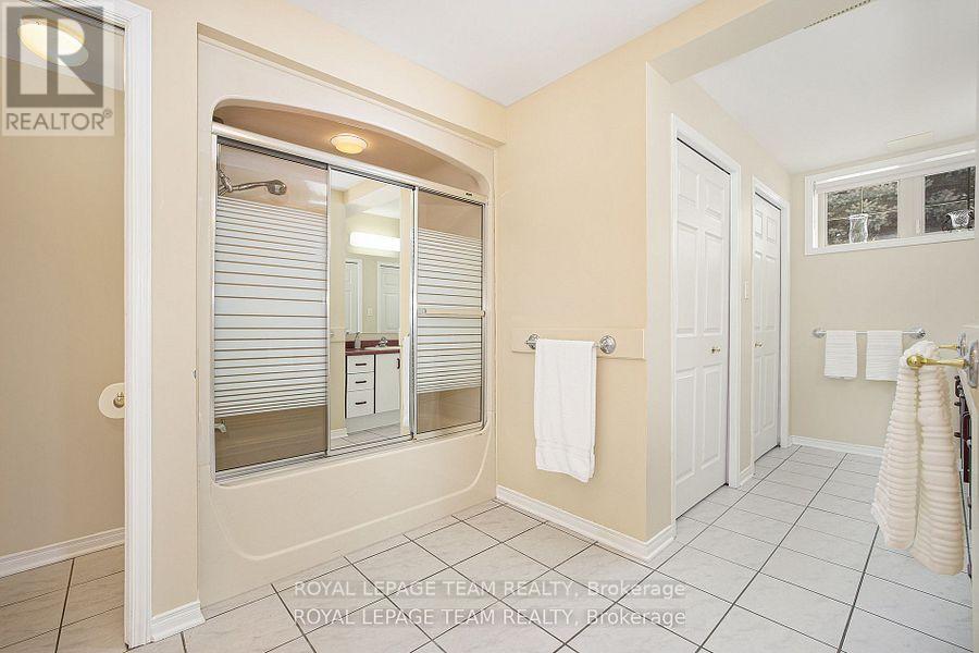 2124 Cty Rd 18 Road S