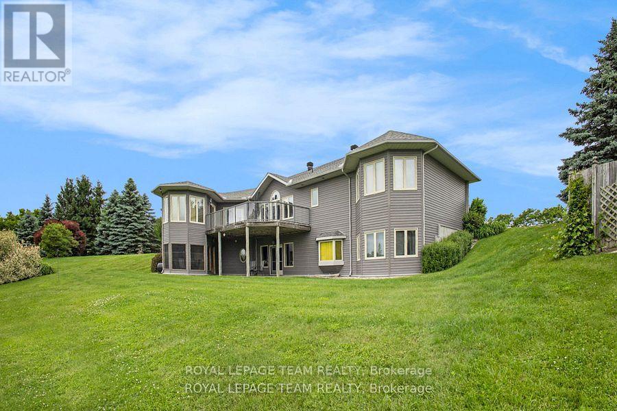 2124 Cty Rd 18 Road S