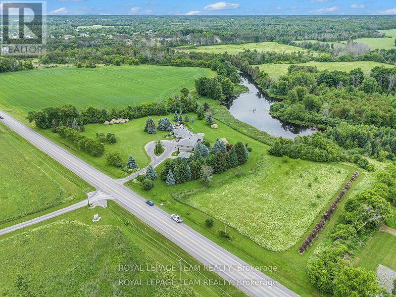 2124 Cty Rd 18 Road S