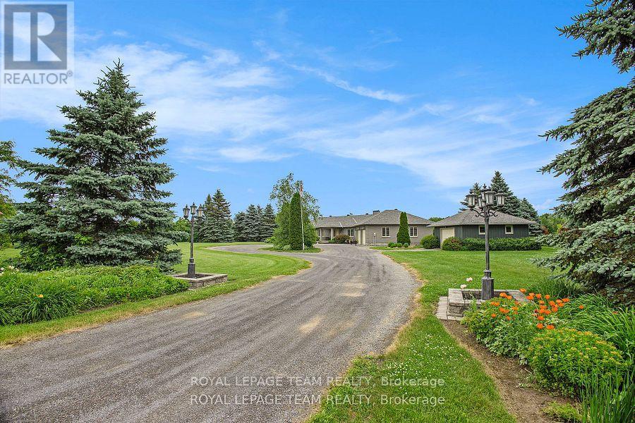 2124 Cty Rd 18 Road S