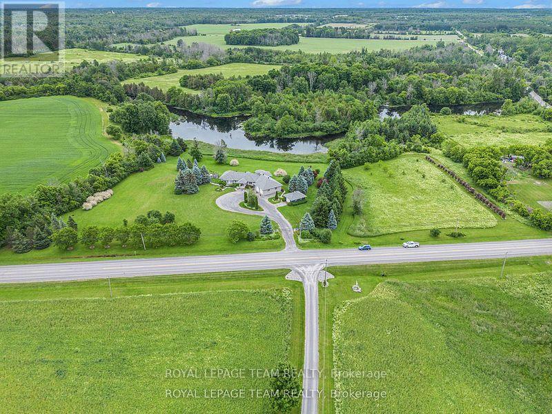 2124 Cty Rd 18 Road S